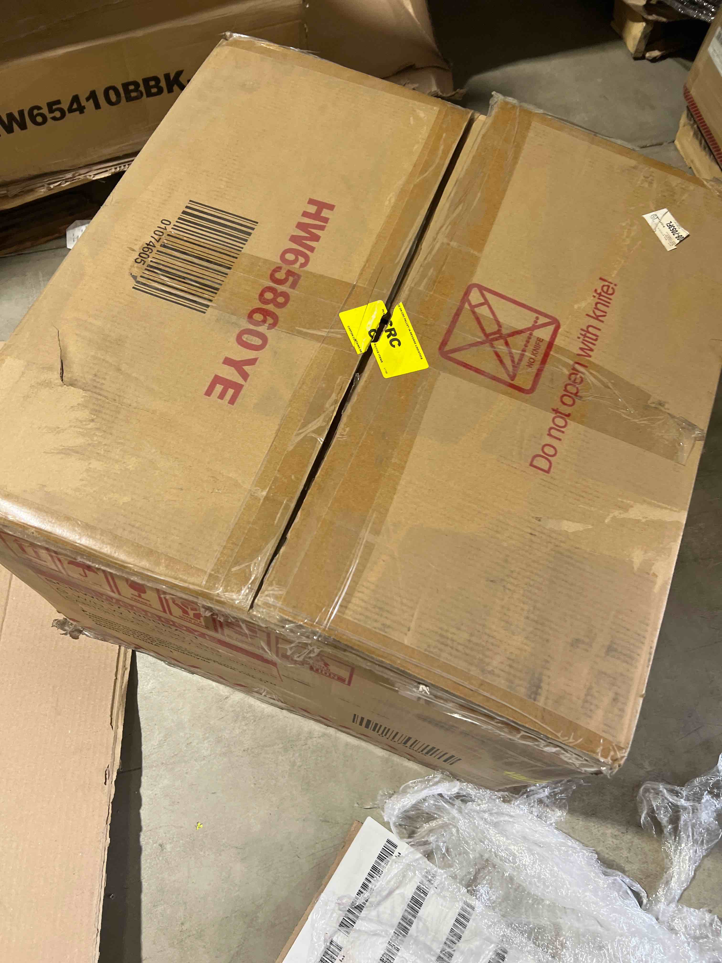 https://s3.amazonaws.com/lotting-images-prod/bidfta/BLU6082206_1712523386456.jpeg