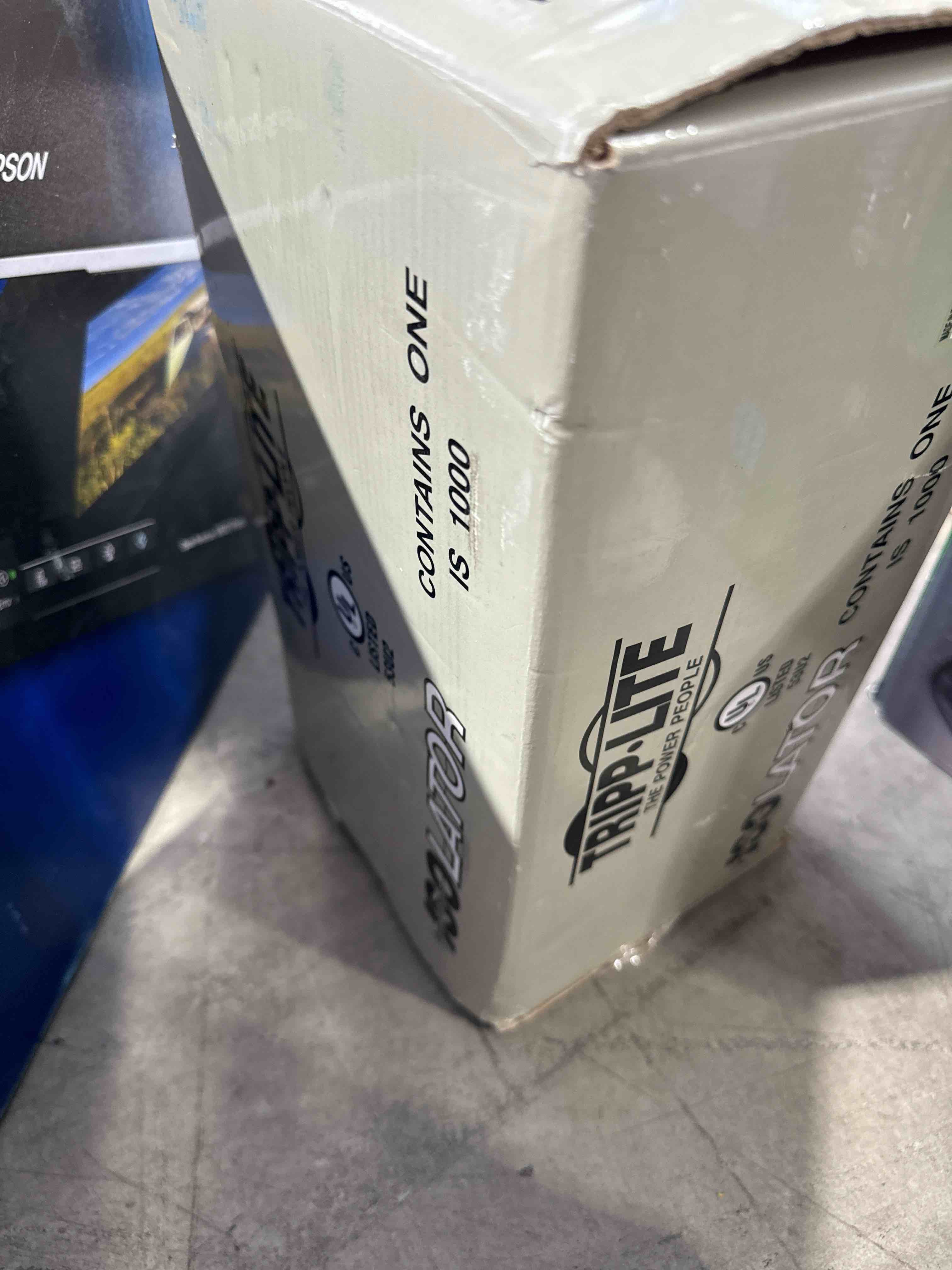 https://s3.amazonaws.com/lotting-images-prod/bidfta/BLU6082508_1713552352466.jpeg