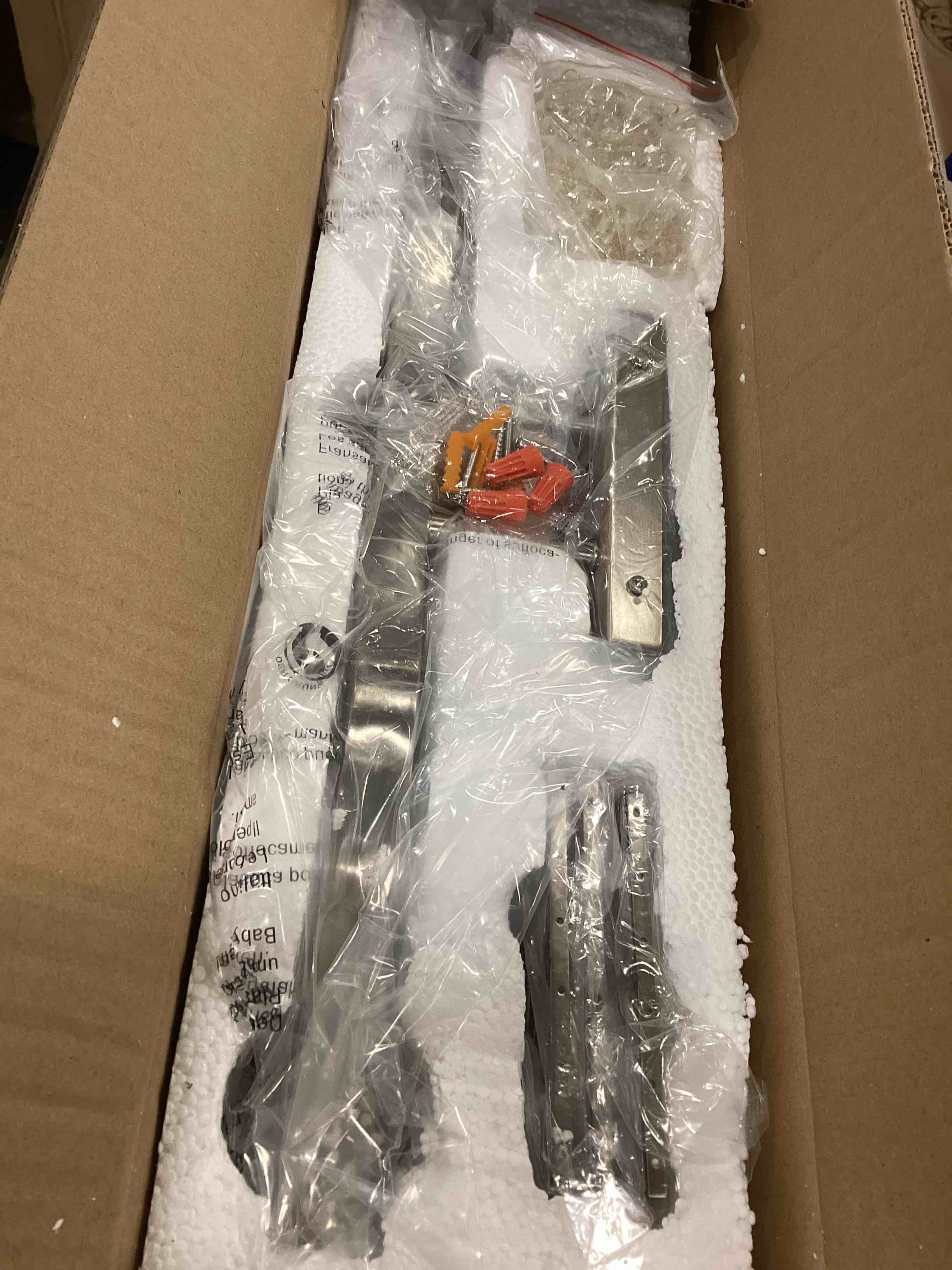 https://s3.amazonaws.com/lotting-images-prod/bidfta/BLU6085205_1707936926514.jpeg