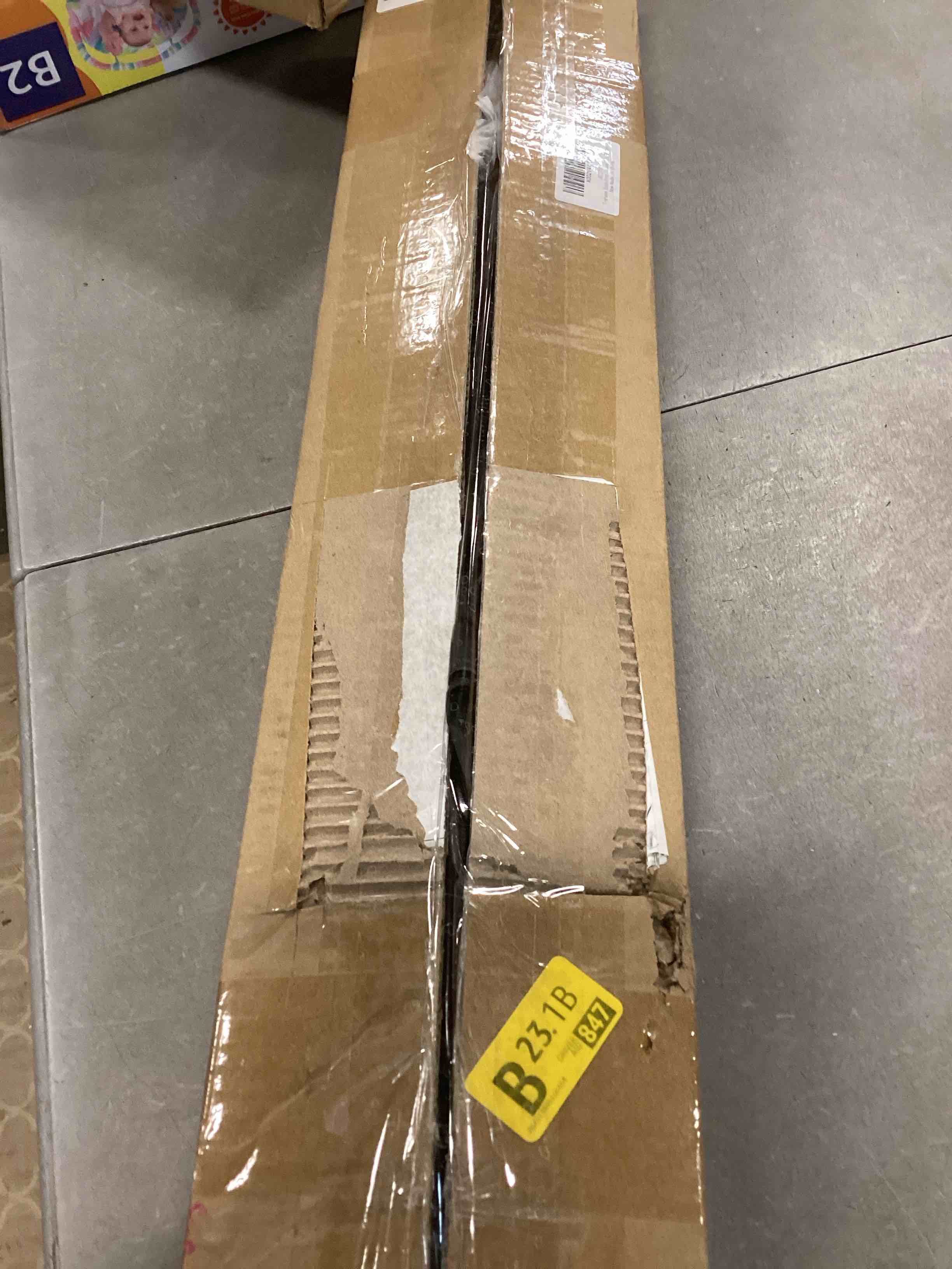 https://s3.amazonaws.com/lotting-images-prod/bidfta/BLU6085210_1707937467133.jpeg