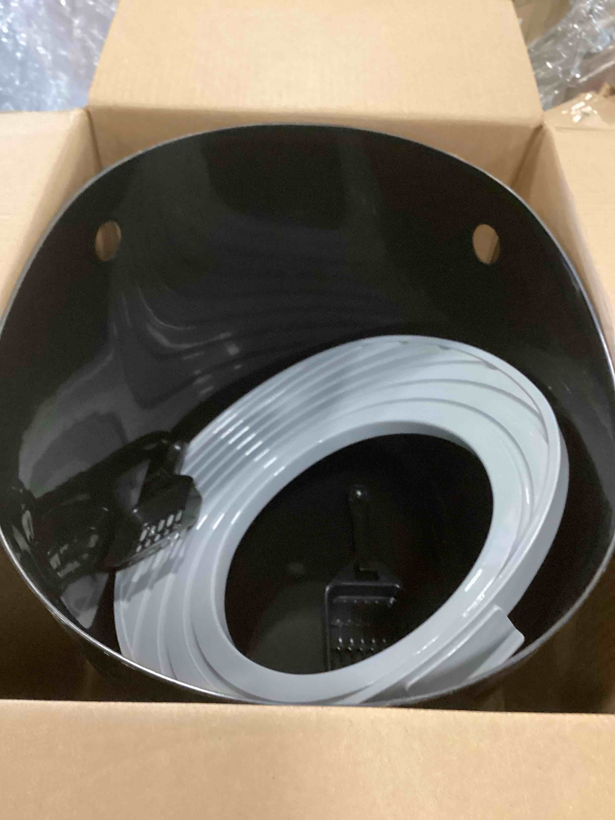 https://s3.amazonaws.com/lotting-images-prod/bidfta/BLU6085232_1707940182728.jpeg