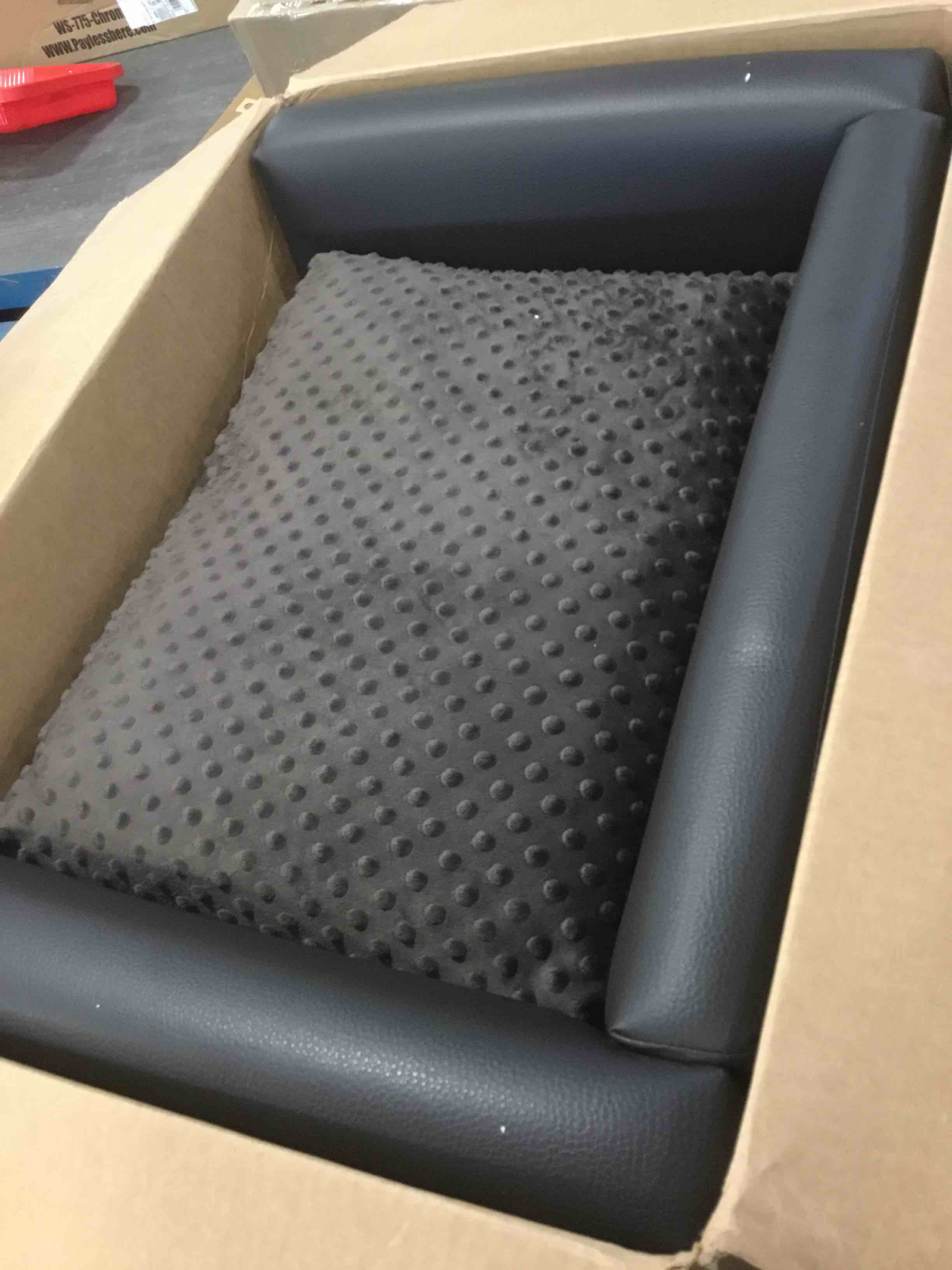 https://s3.amazonaws.com/lotting-images-prod/bidfta/BLU6085999_1706991883592.jpeg