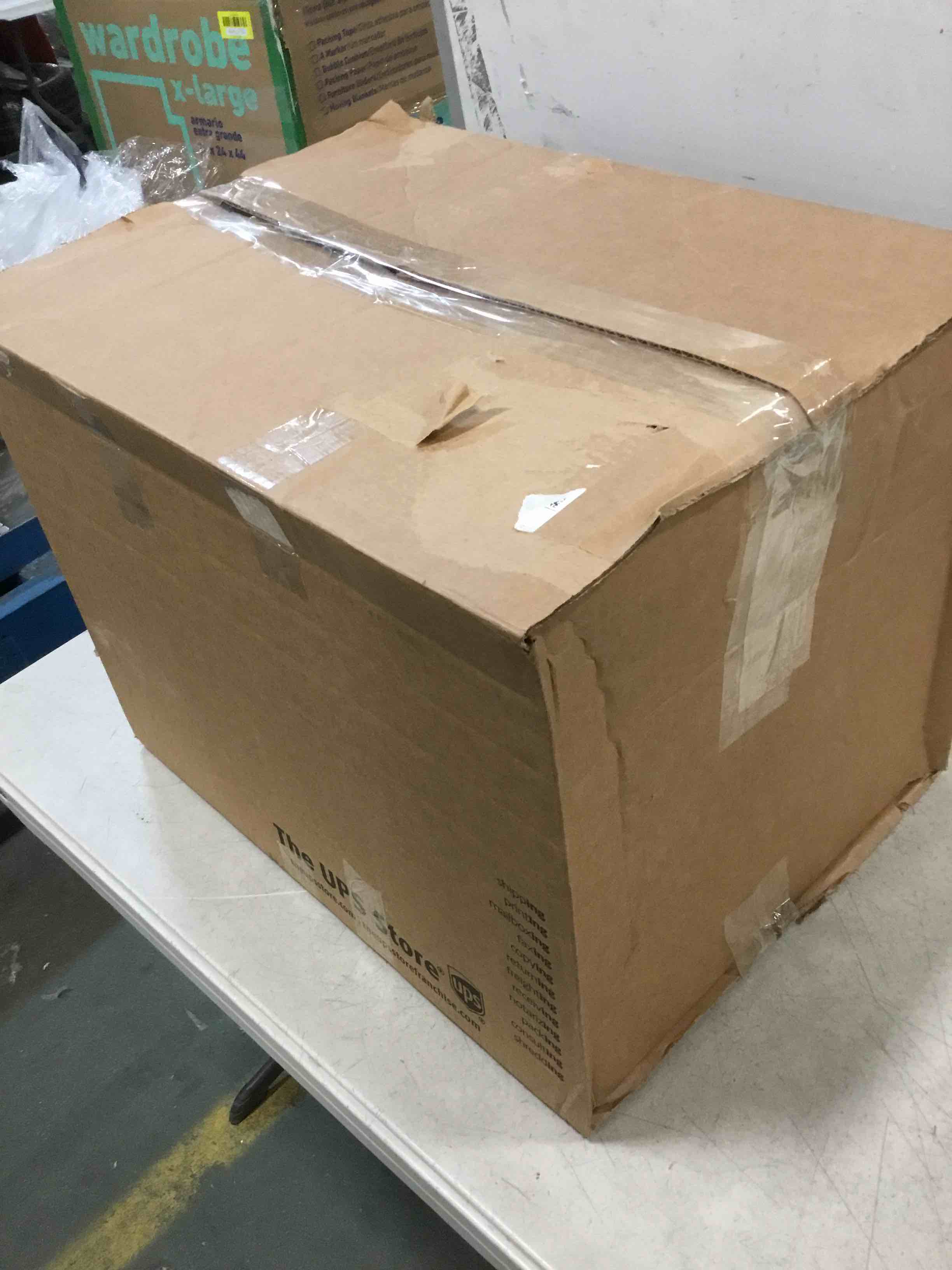 https://s3.amazonaws.com/lotting-images-prod/bidfta/BLU6086031_1707135750156.jpeg