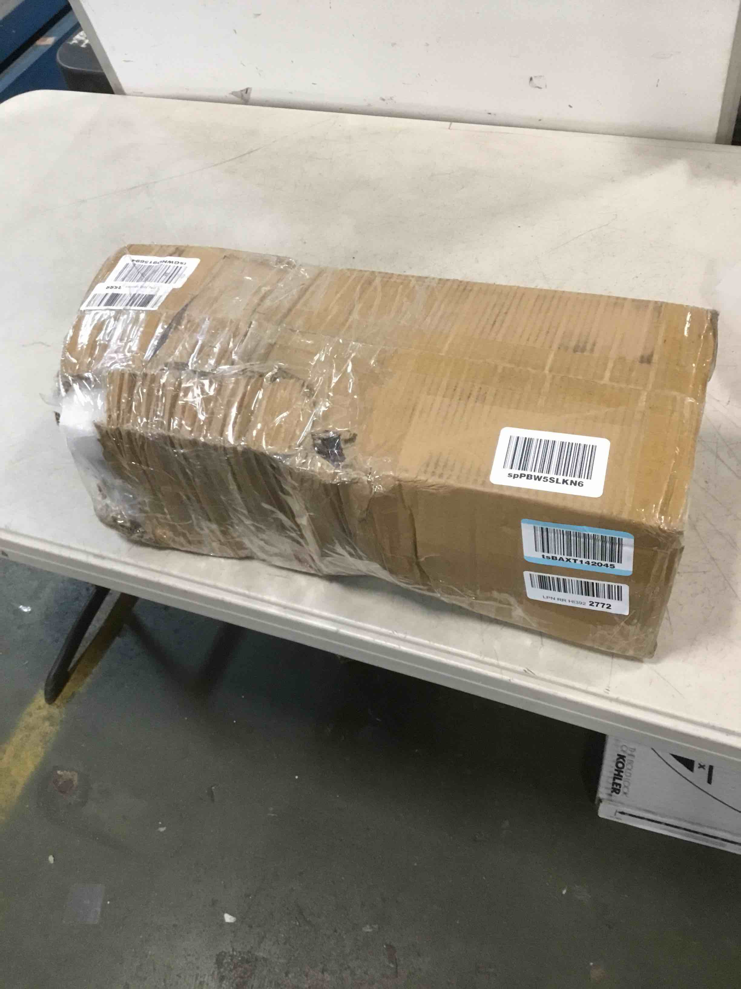 https://s3.amazonaws.com/lotting-images-prod/bidfta/BLU6086169_1707156853629.jpeg