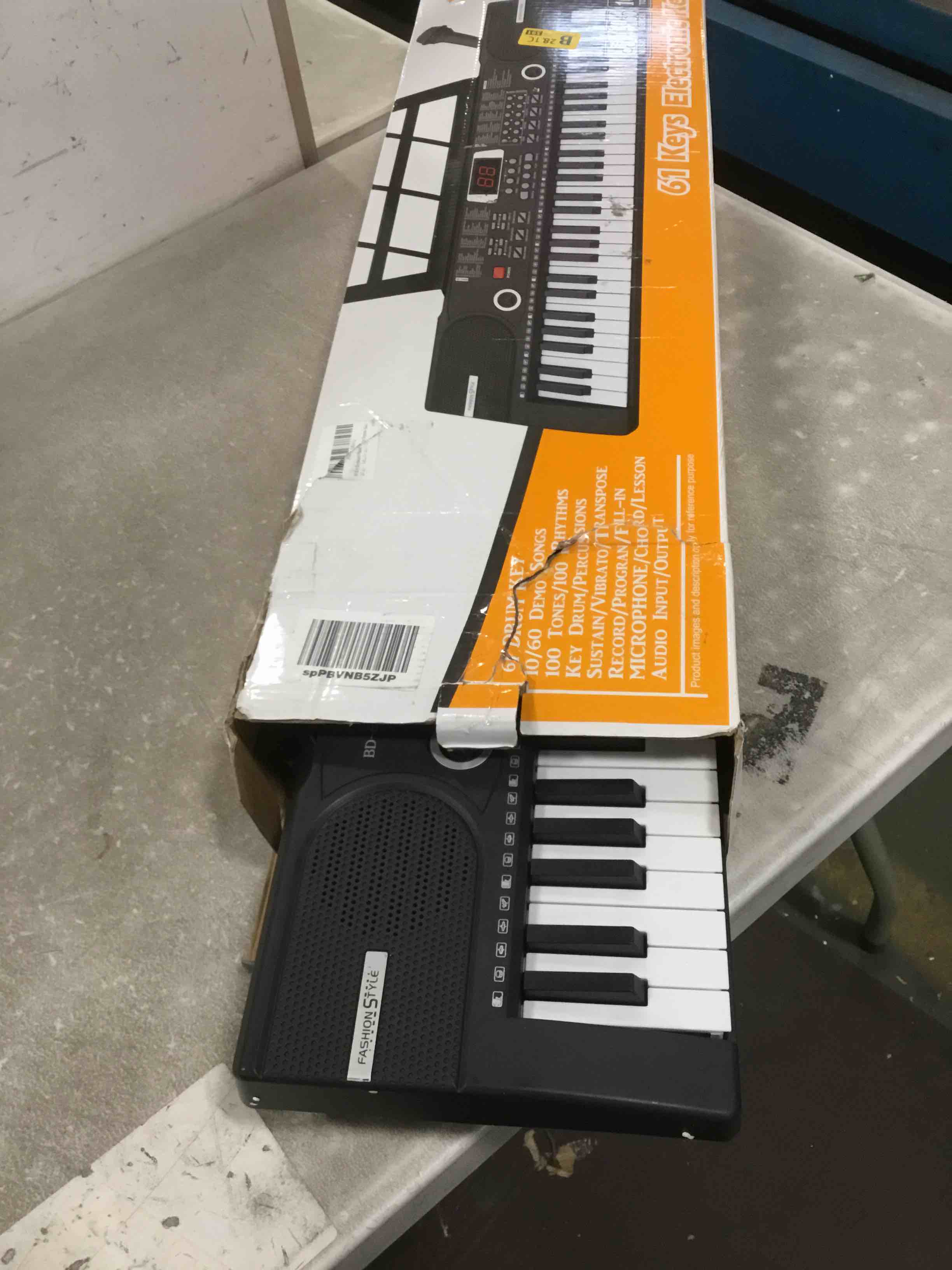 https://s3.amazonaws.com/lotting-images-prod/bidfta/BLU6086328_1707233266636.jpeg
