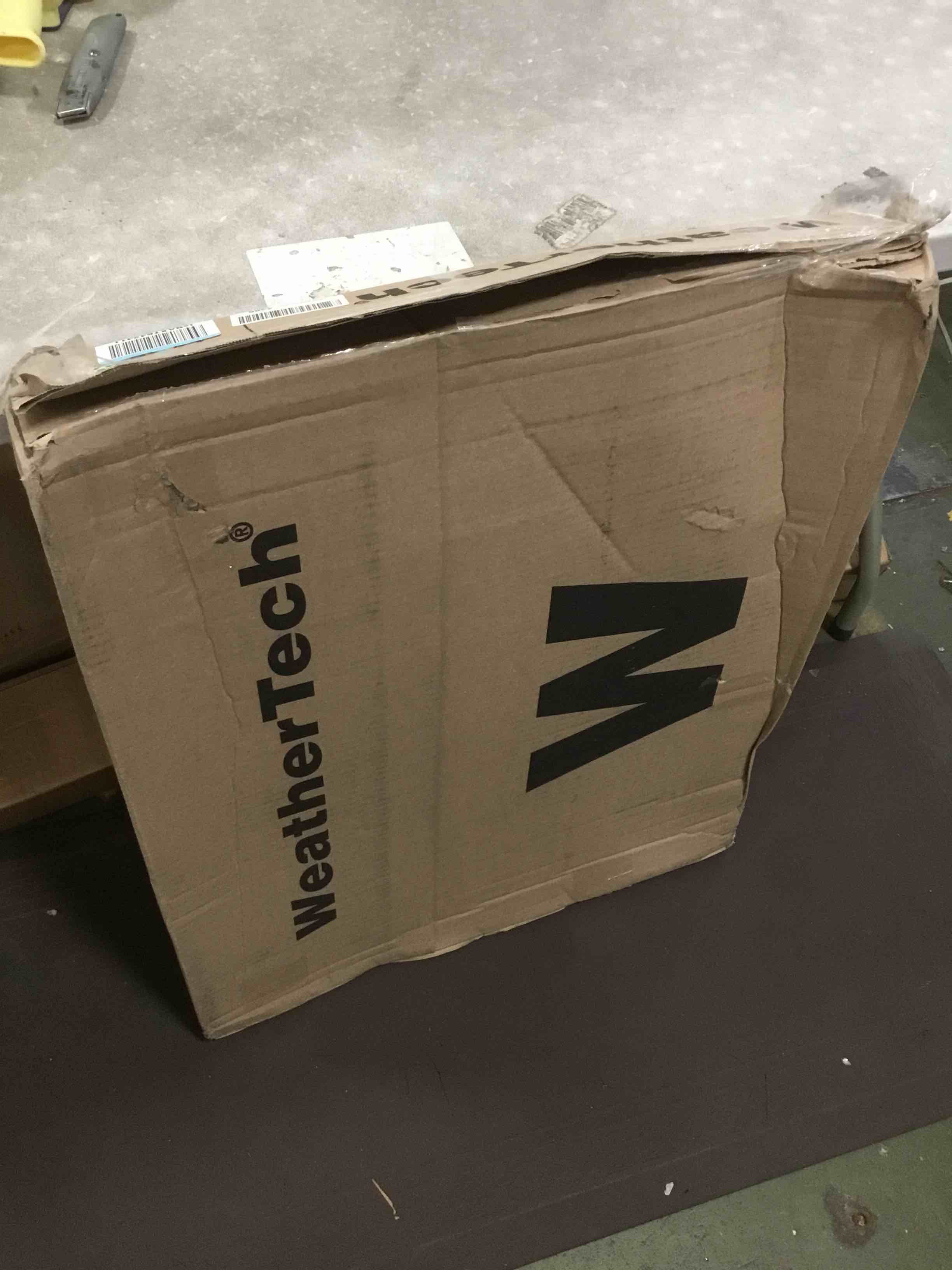 https://s3.amazonaws.com/lotting-images-prod/bidfta/BLU6086356_1707237662486.jpeg