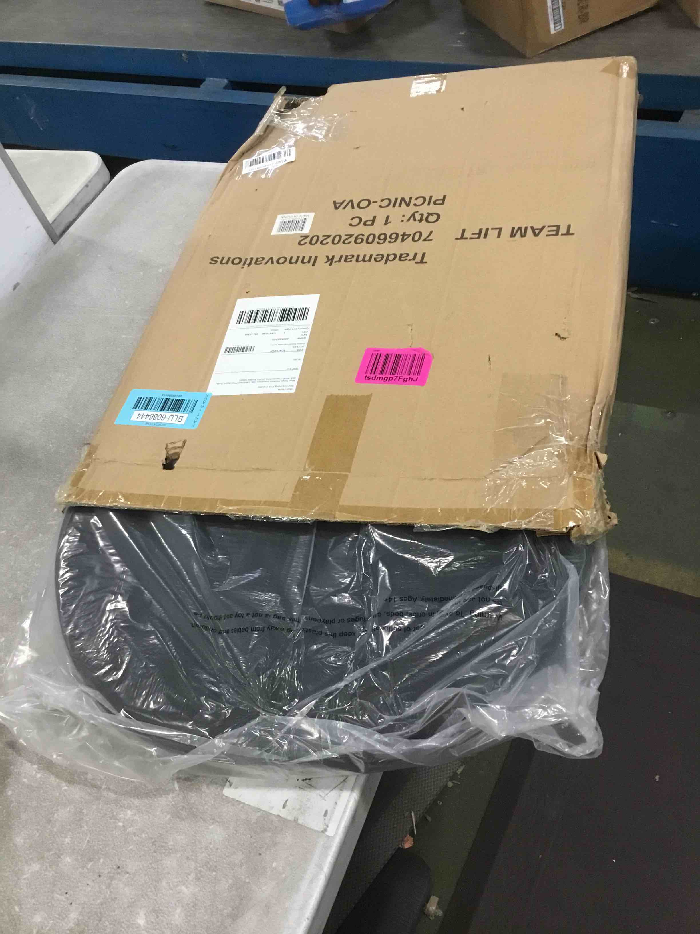 https://s3.amazonaws.com/lotting-images-prod/bidfta/BLU6086444_1707252688014.jpeg