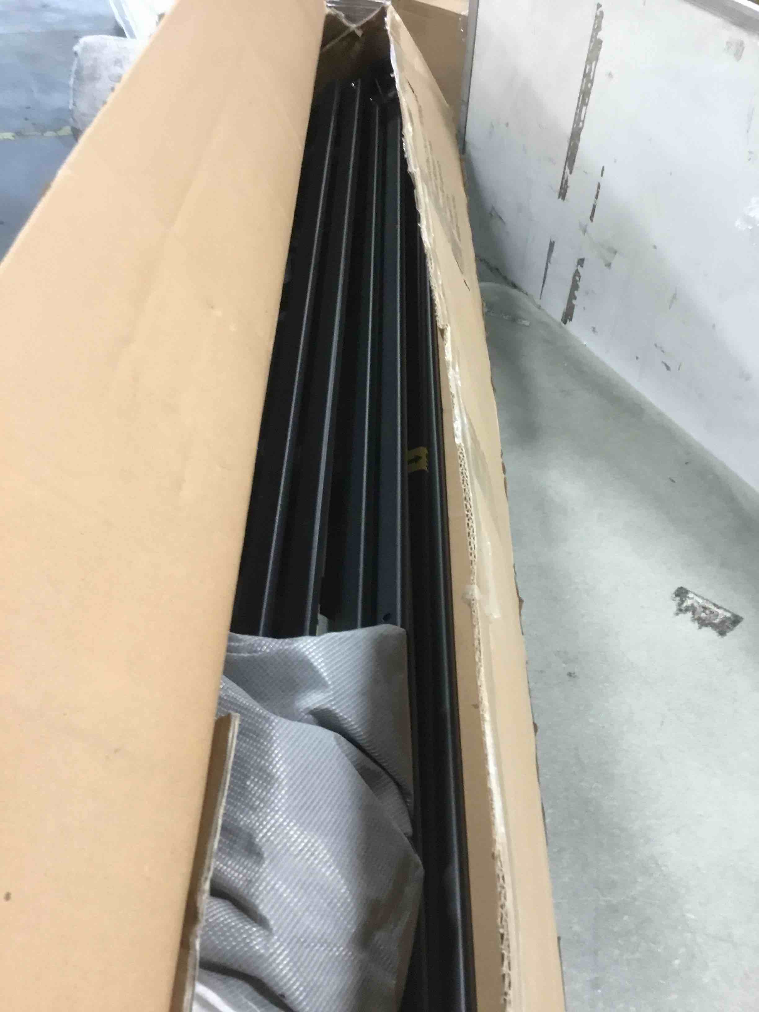 https://s3.amazonaws.com/lotting-images-prod/bidfta/BLU6086797_1707421591286.jpeg