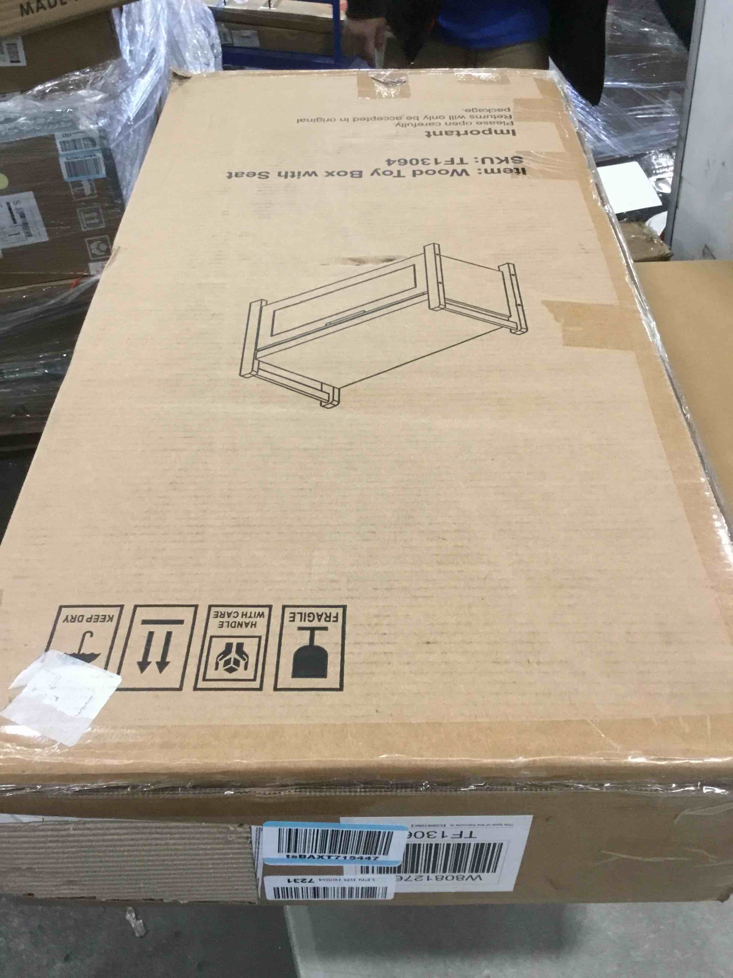 https://s3.amazonaws.com/lotting-images-prod/bidfta/BLU6086812_1707424701221.jpeg