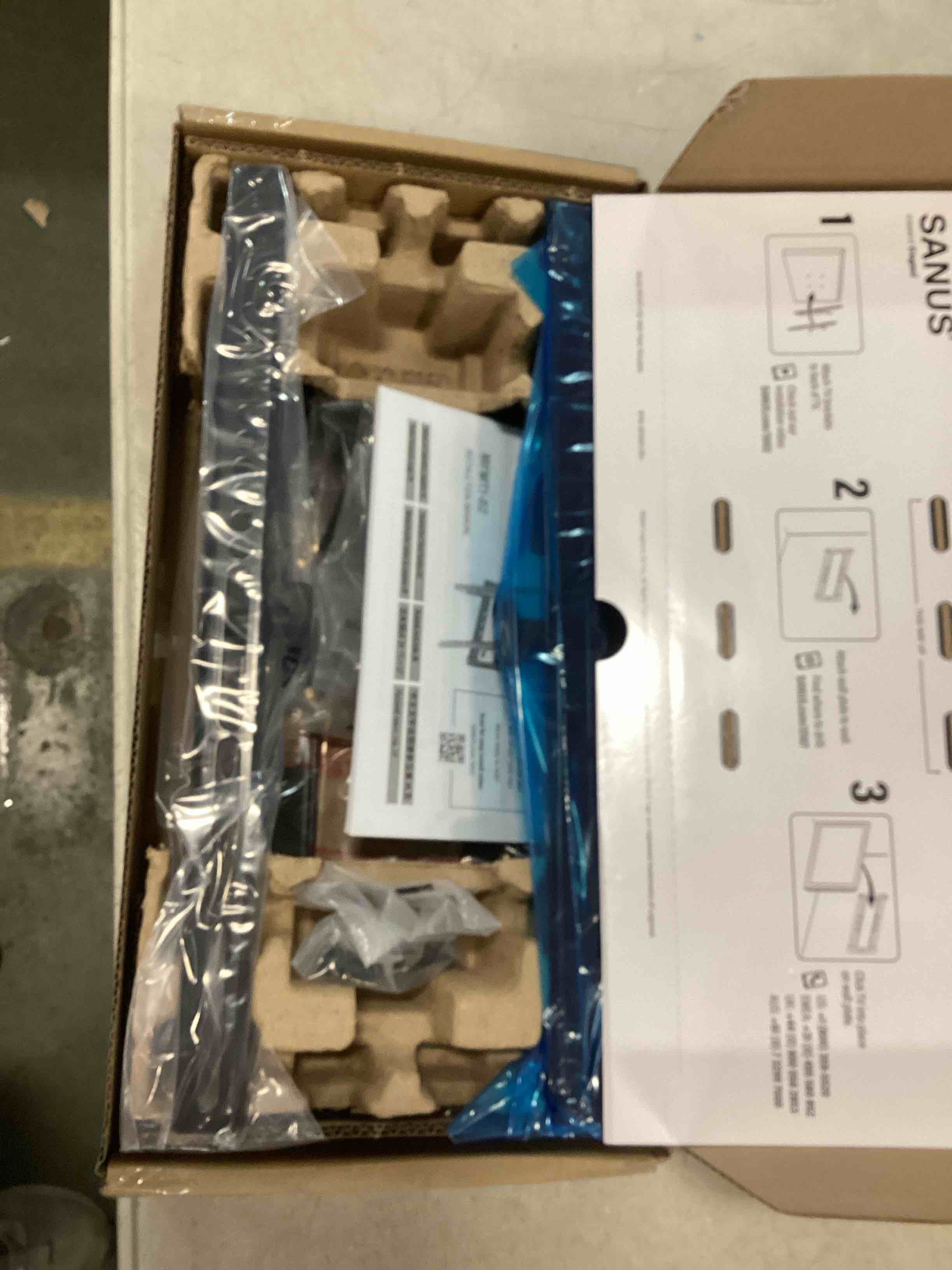 https://s3.amazonaws.com/lotting-images-prod/bidfta/BLU6087122_1707579980854.jpeg