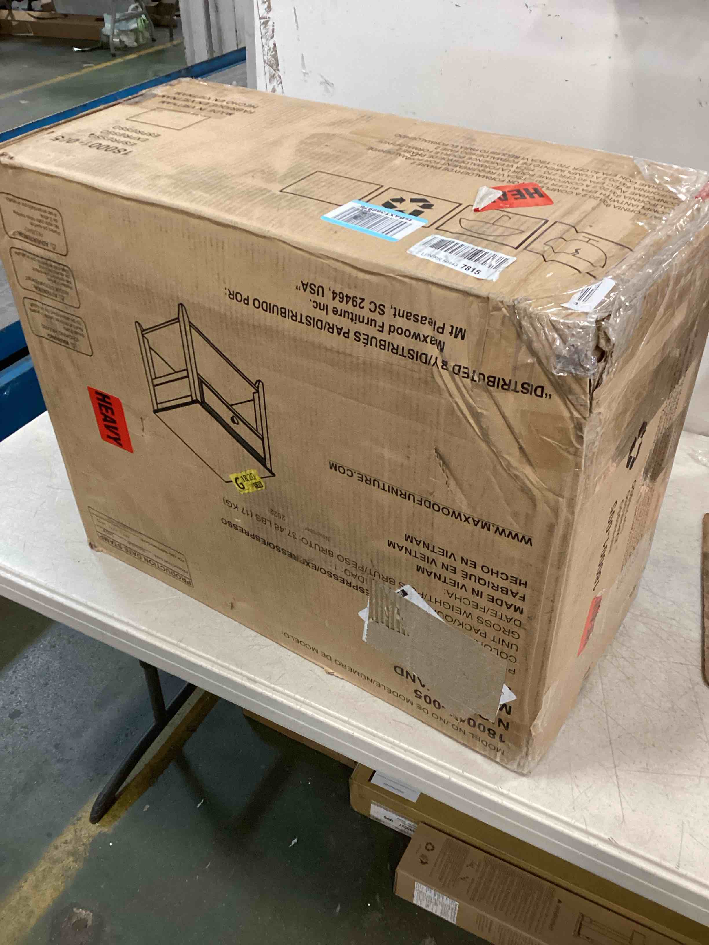 https://s3.amazonaws.com/lotting-images-prod/bidfta/BLU6087125_1707580252756.jpeg