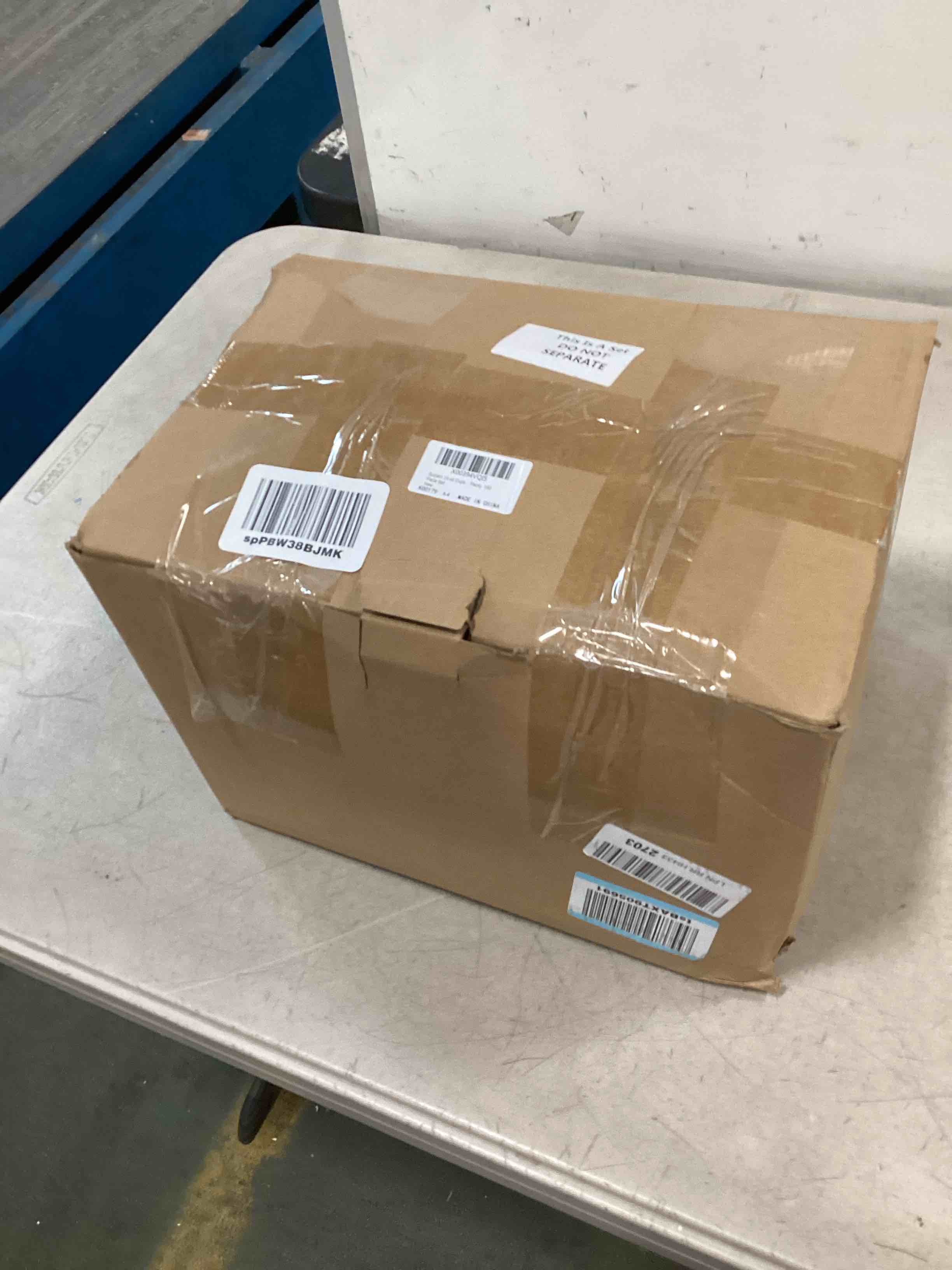 https://s3.amazonaws.com/lotting-images-prod/bidfta/BLU6087139_1707582582488.jpeg
