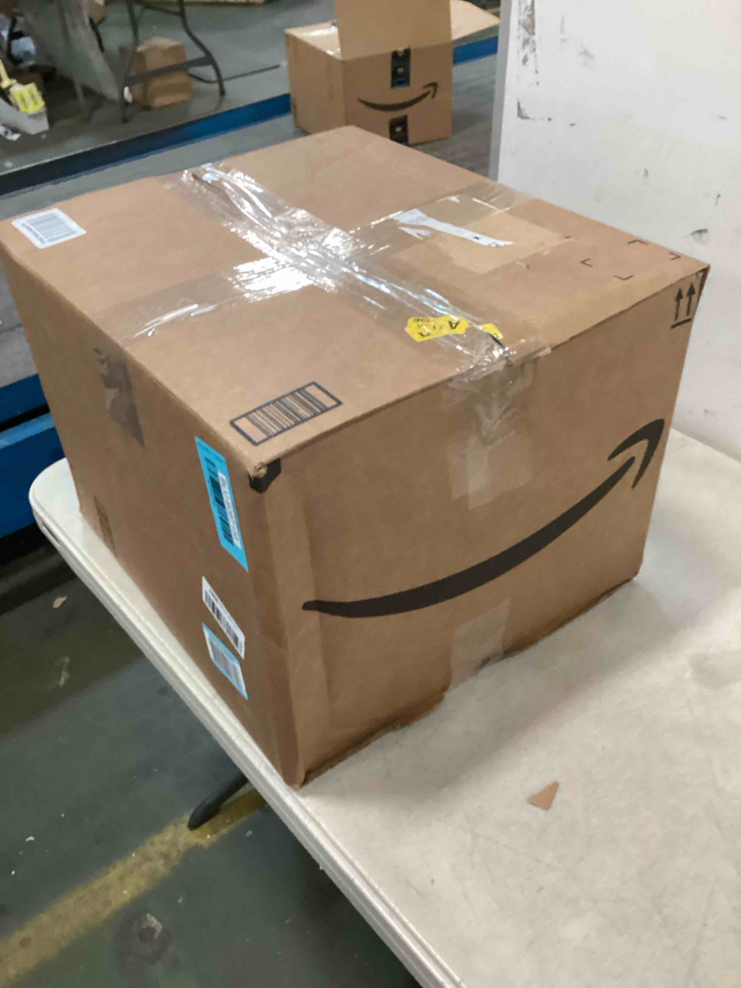 https://s3.amazonaws.com/lotting-images-prod/bidfta/BLU6087158_1707584603996.jpeg