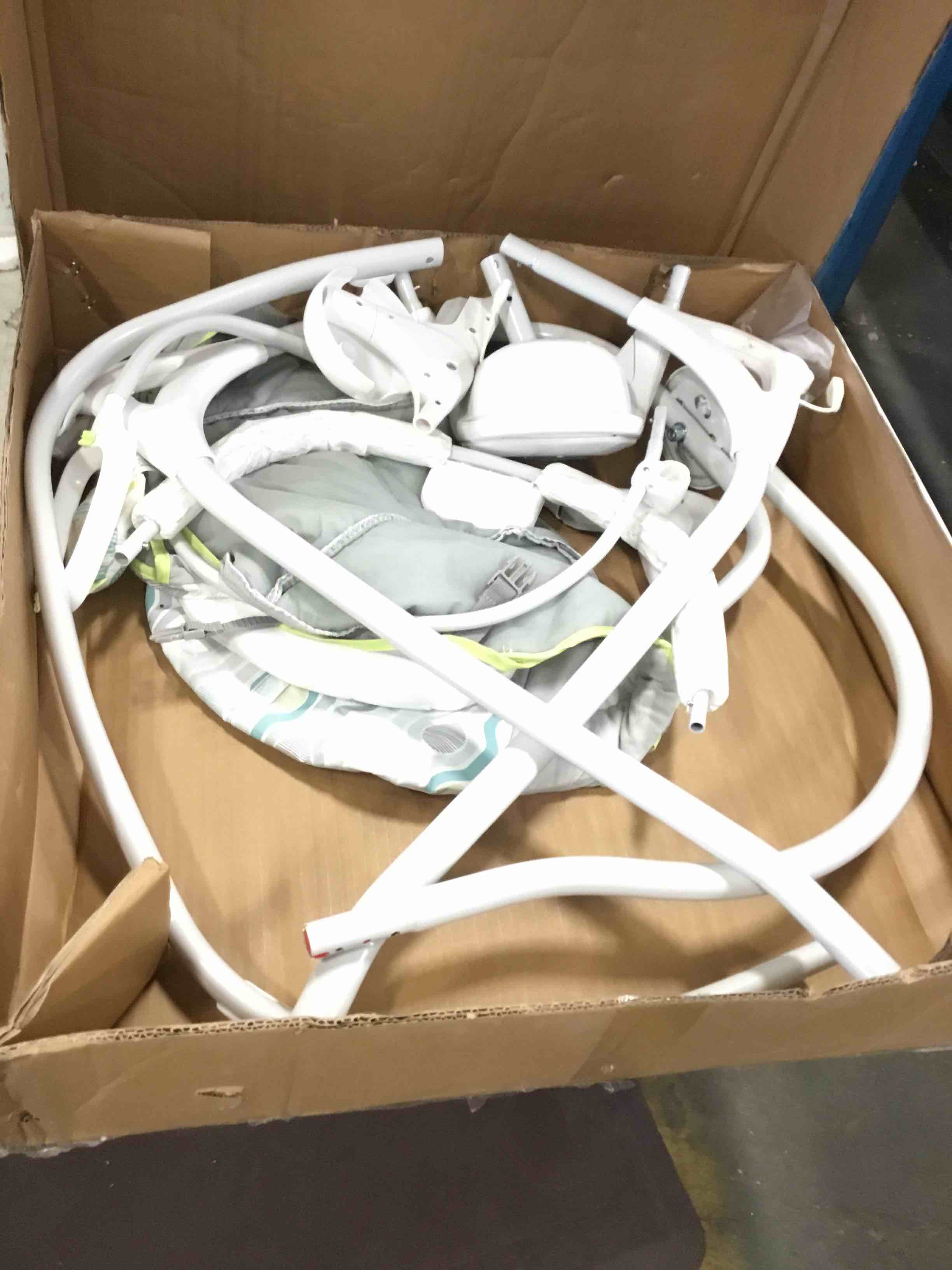 https://s3.amazonaws.com/lotting-images-prod/bidfta/BLU6087280_1707753970608.jpeg