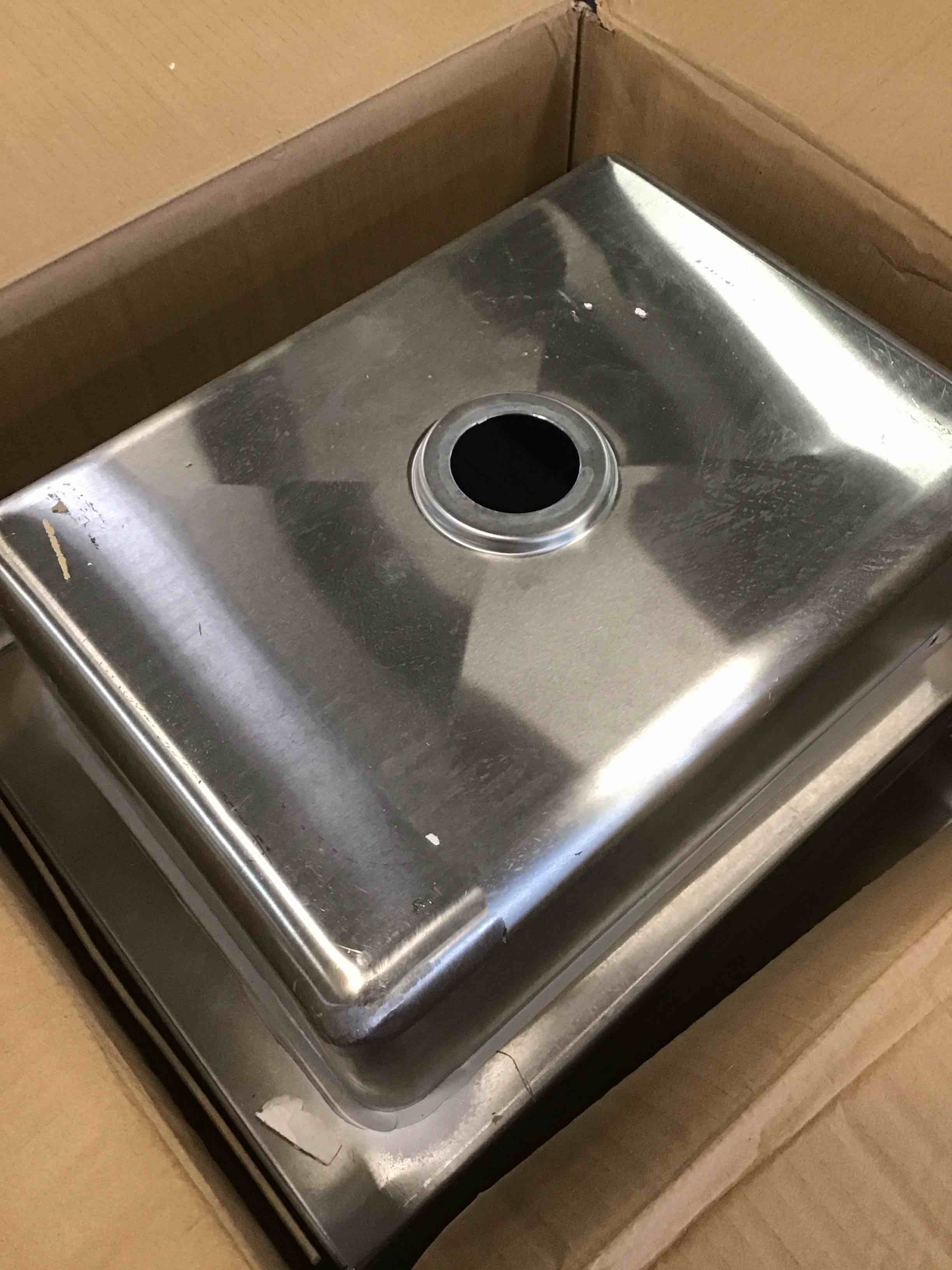 https://s3.amazonaws.com/lotting-images-prod/bidfta/BLU6088411_1707752114012.jpeg