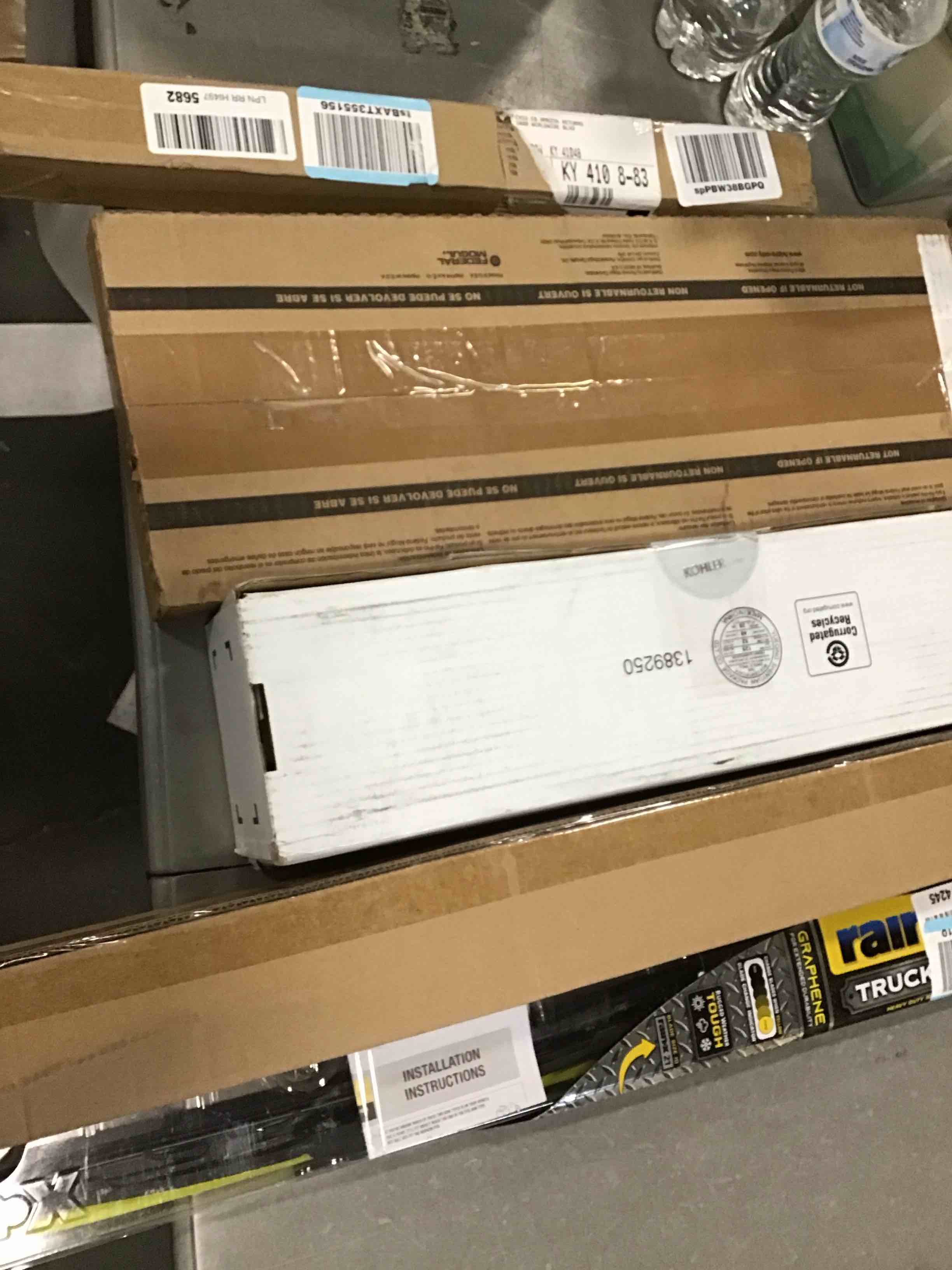 https://s3.amazonaws.com/lotting-images-prod/bidfta/BLU6088515_1707766896373.jpeg