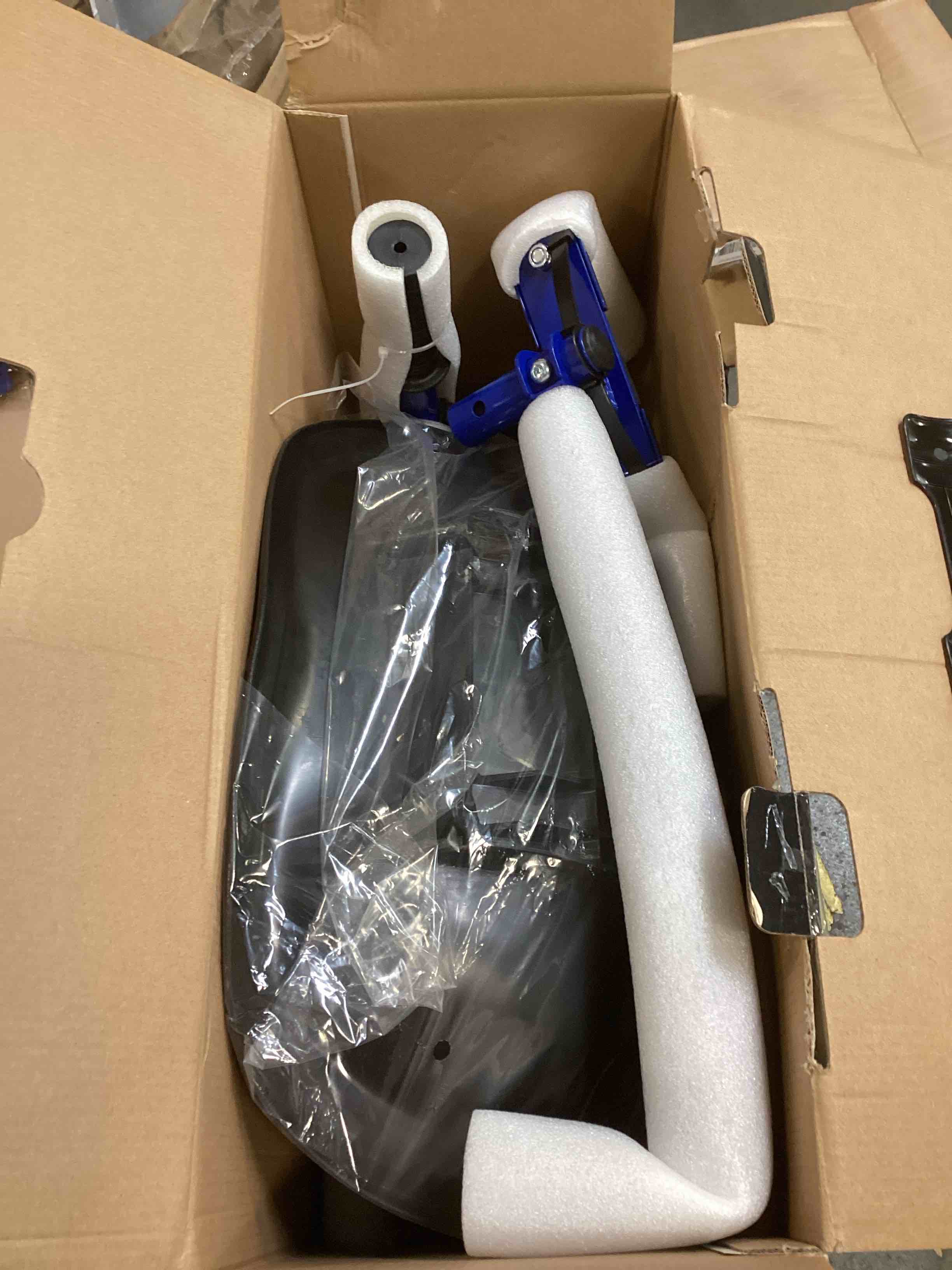 https://s3.amazonaws.com/lotting-images-prod/bidfta/BLU6089832_1710176053456.jpeg