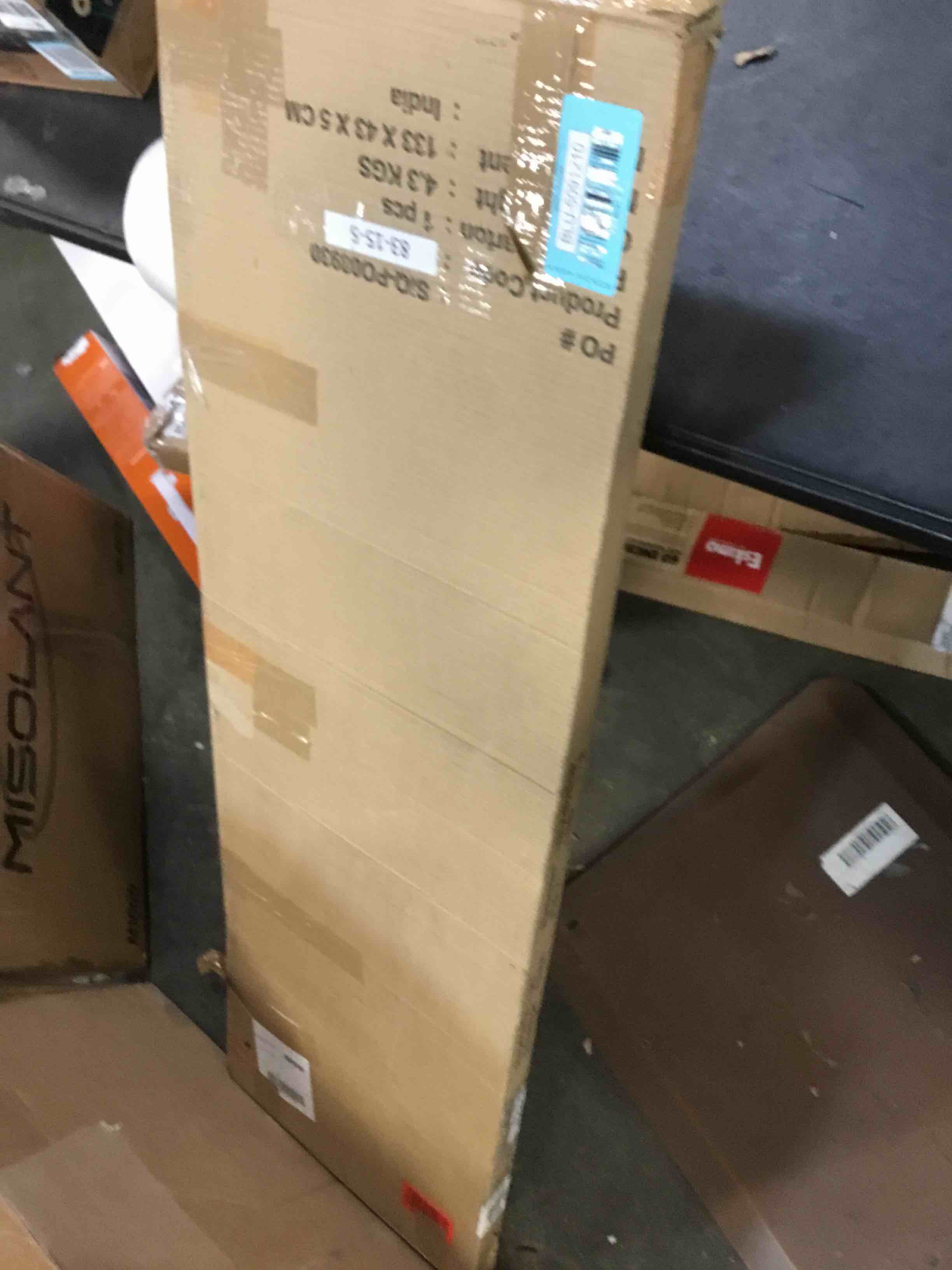 https://s3.amazonaws.com/lotting-images-prod/bidfta/BLU6091210_1707582236902.jpeg