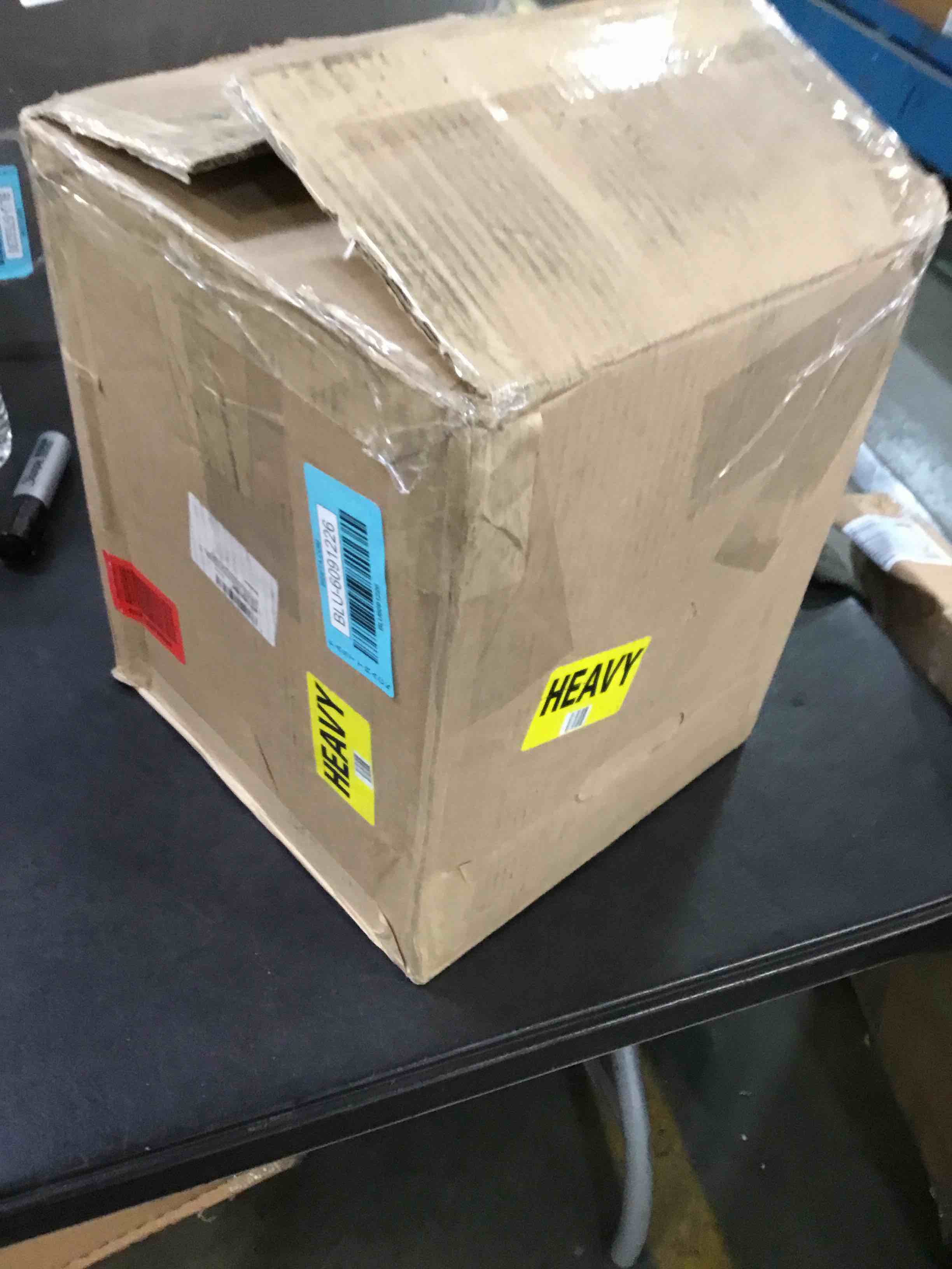 https://s3.amazonaws.com/lotting-images-prod/bidfta/BLU6091226_1707583257840.jpeg