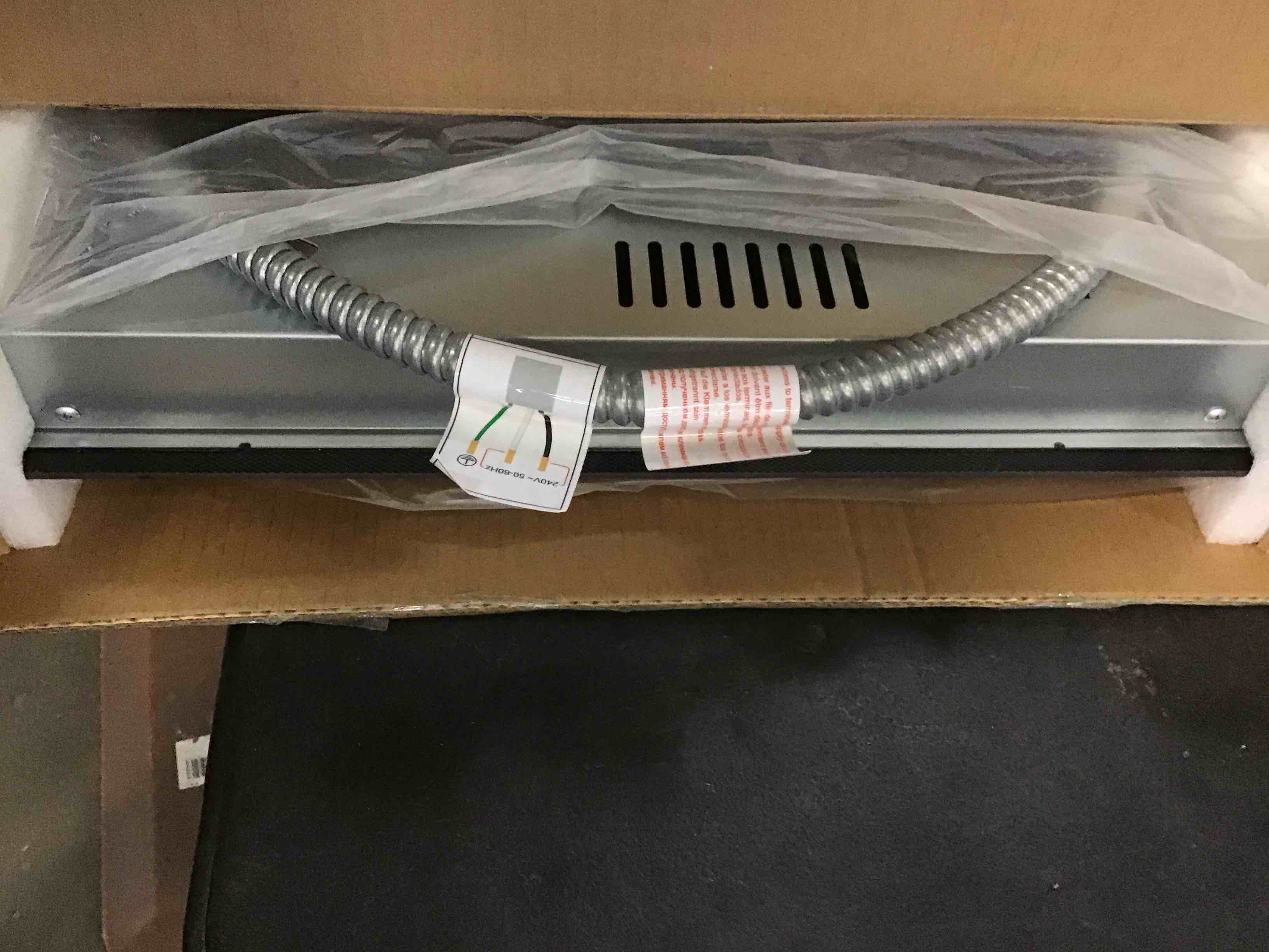 https://s3.amazonaws.com/lotting-images-prod/bidfta/BLU6091525_1707833231994.jpeg