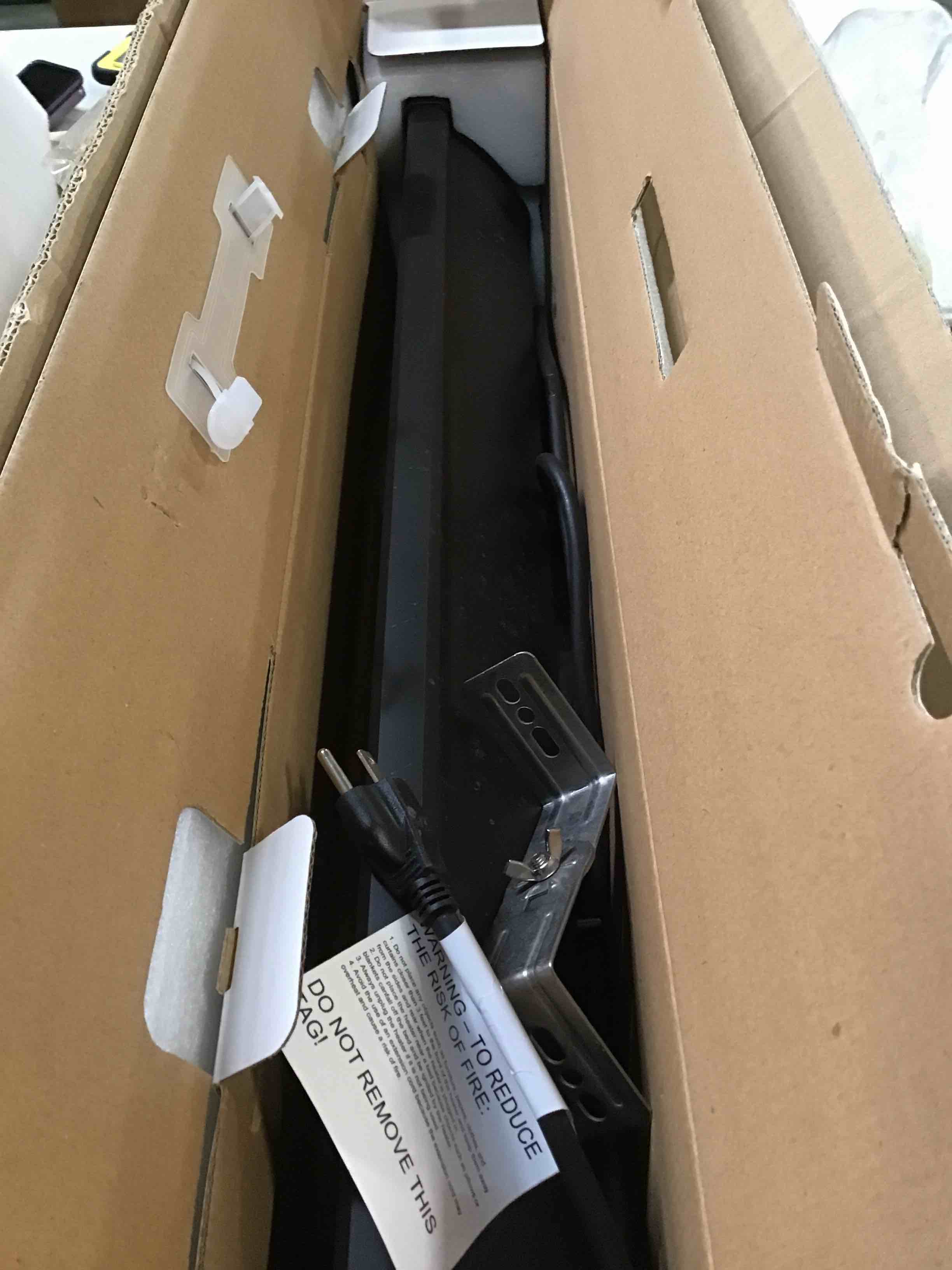 https://s3.amazonaws.com/lotting-images-prod/bidfta/BLU6091574_1707845379546.jpeg