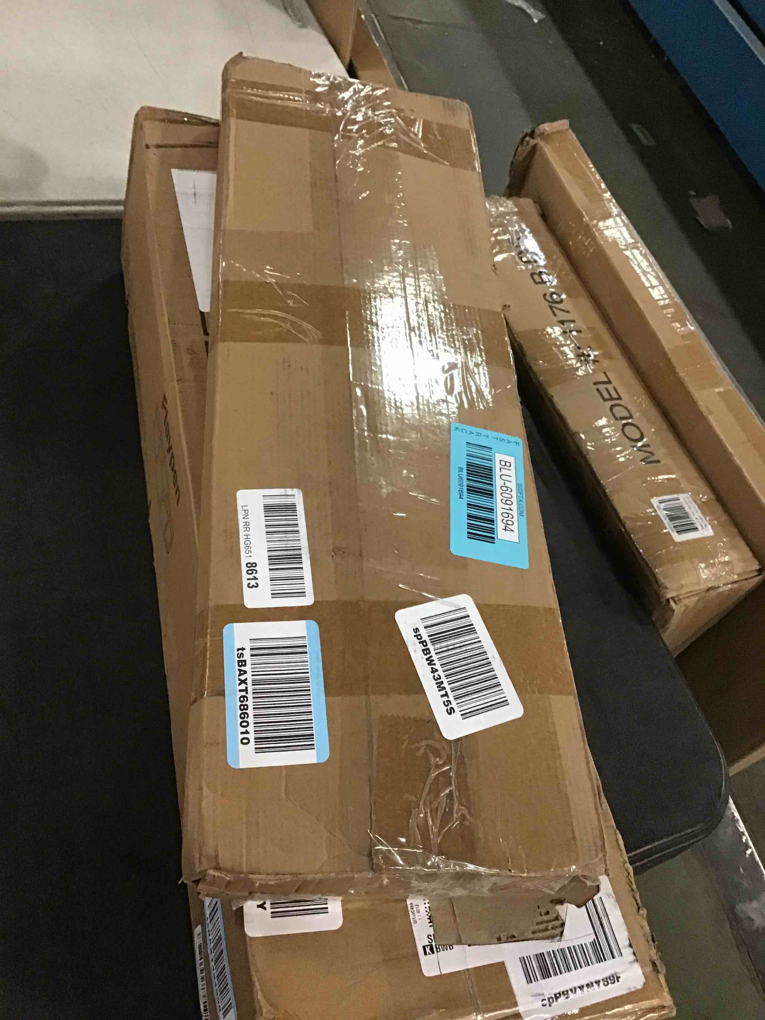 https://s3.amazonaws.com/lotting-images-prod/bidfta/BLU6091694_1708181155542.jpeg