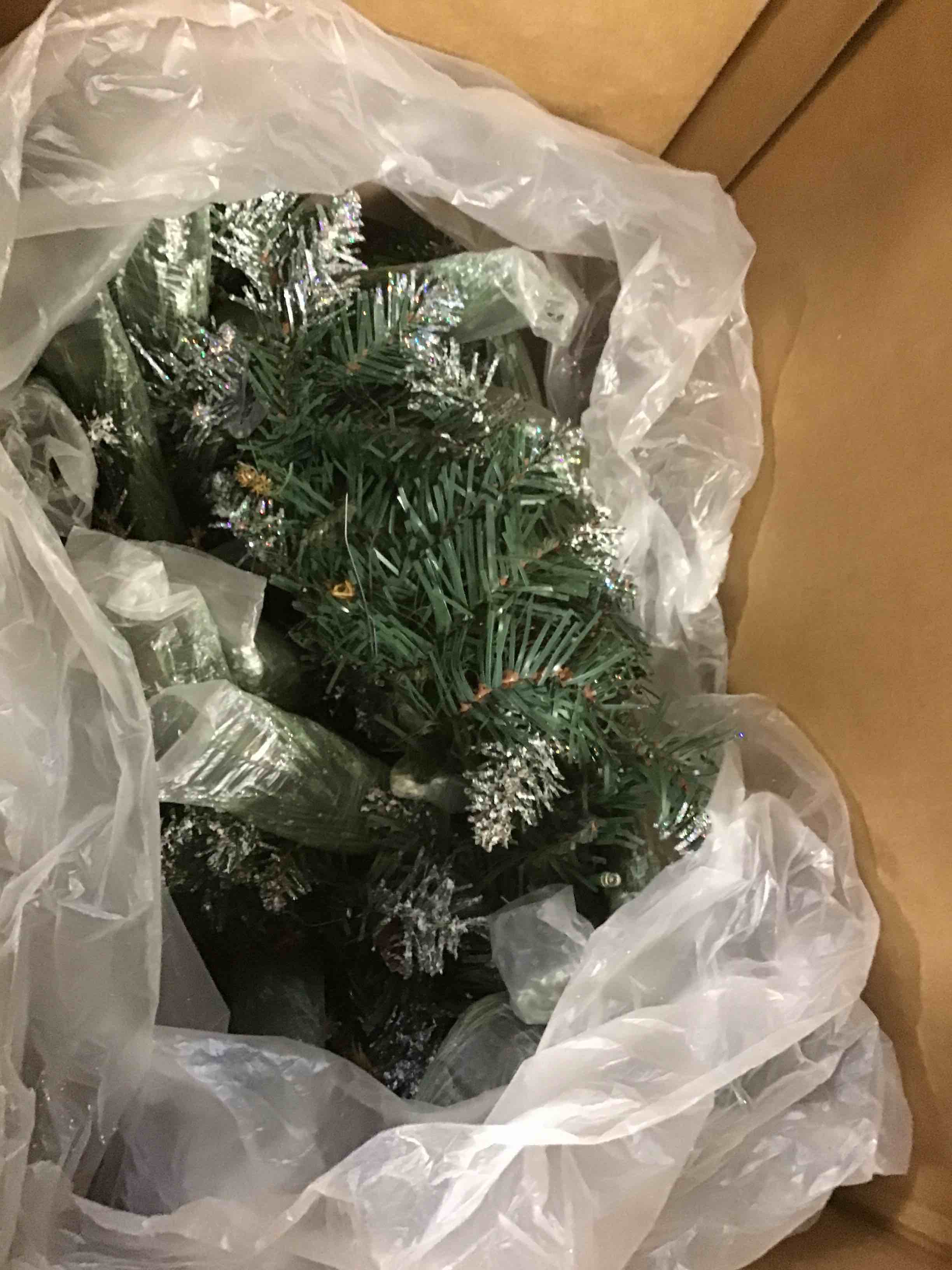 https://s3.amazonaws.com/lotting-images-prod/bidfta/BLU6091700_1708184271045.jpeg