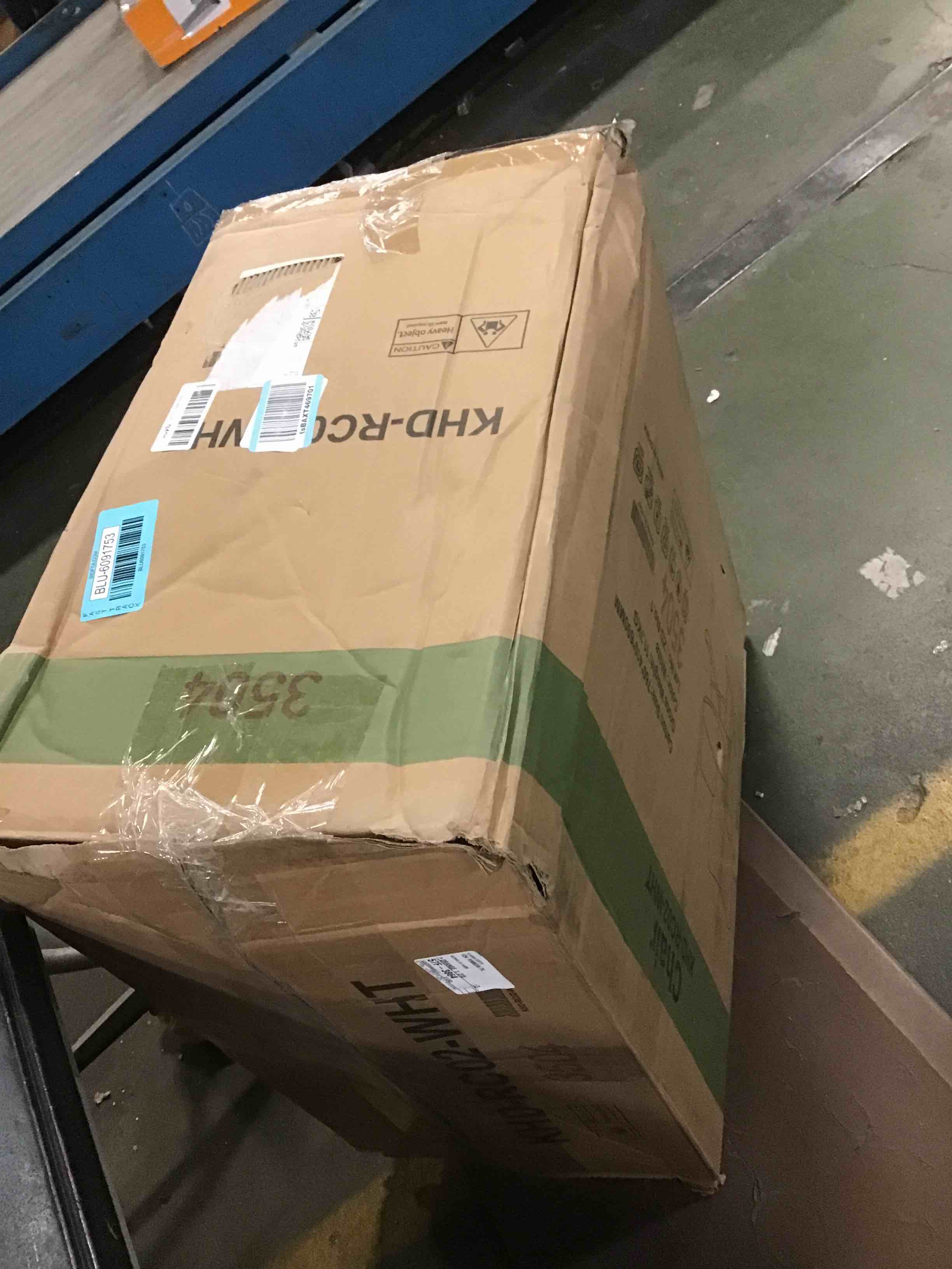 https://s3.amazonaws.com/lotting-images-prod/bidfta/BLU6091753_1708190395631.jpeg