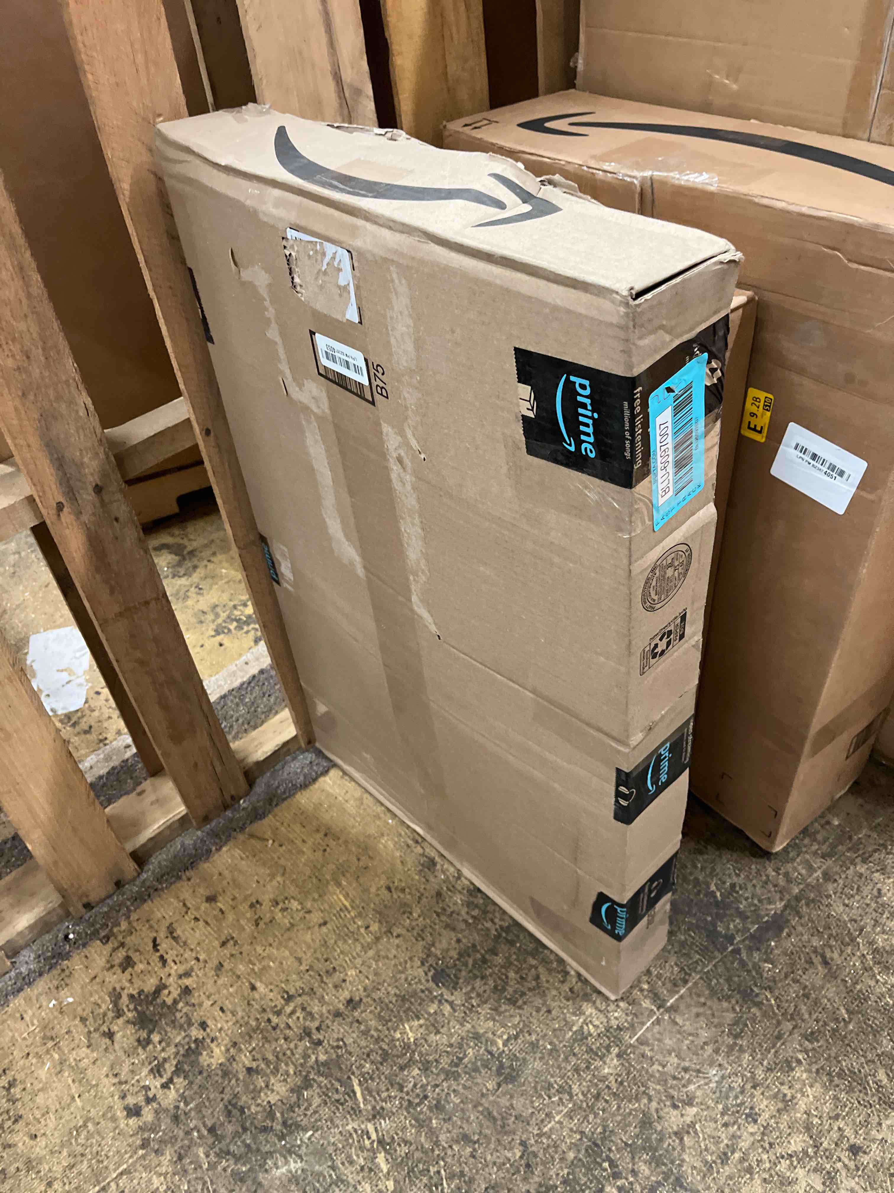 https://s3.amazonaws.com/lotting-images-prod/bidfta/BLU6097007_1713326341327.jpeg