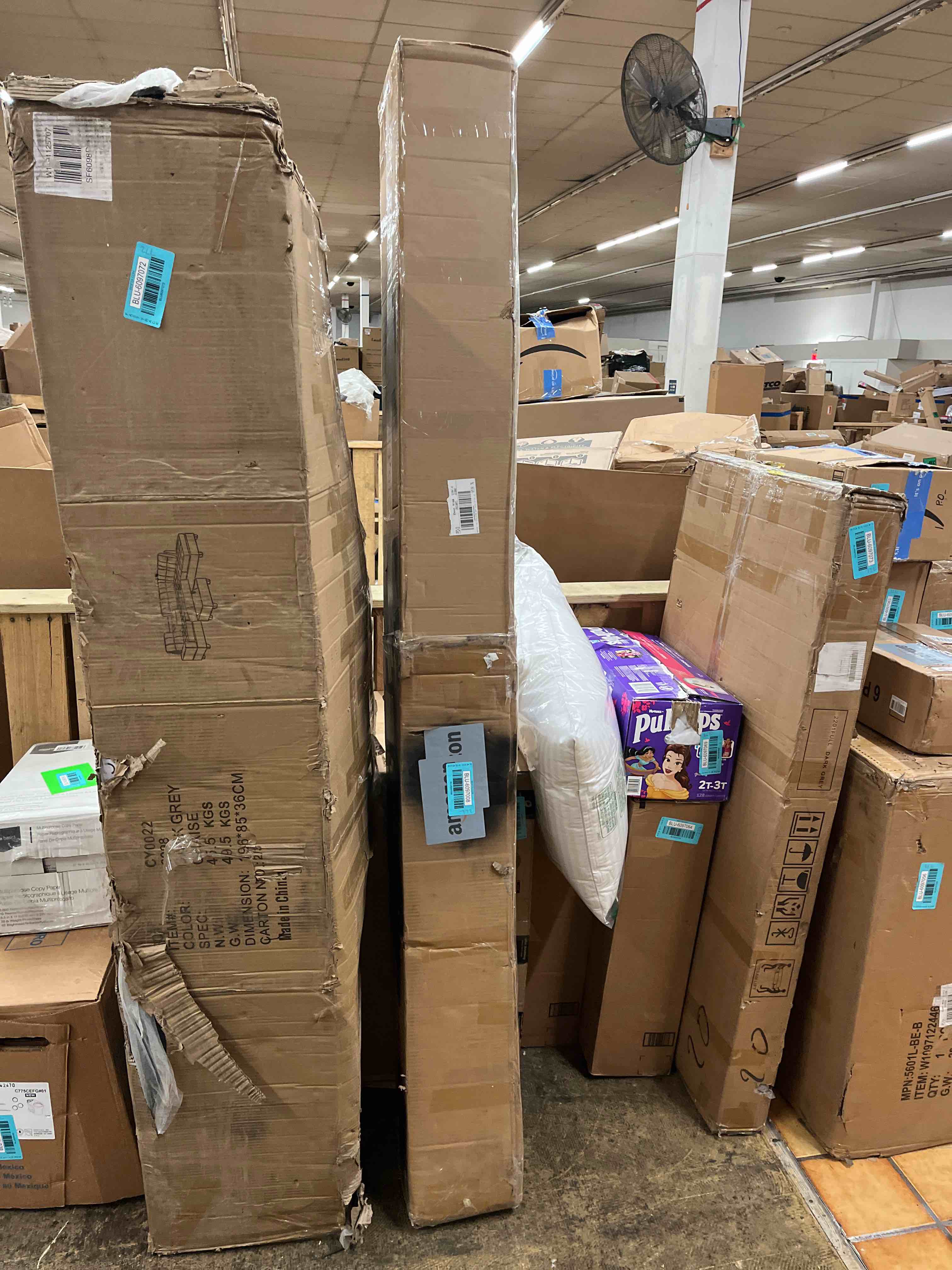 https://s3.amazonaws.com/lotting-images-prod/bidfta/BLU6097008_1713328046440.jpeg