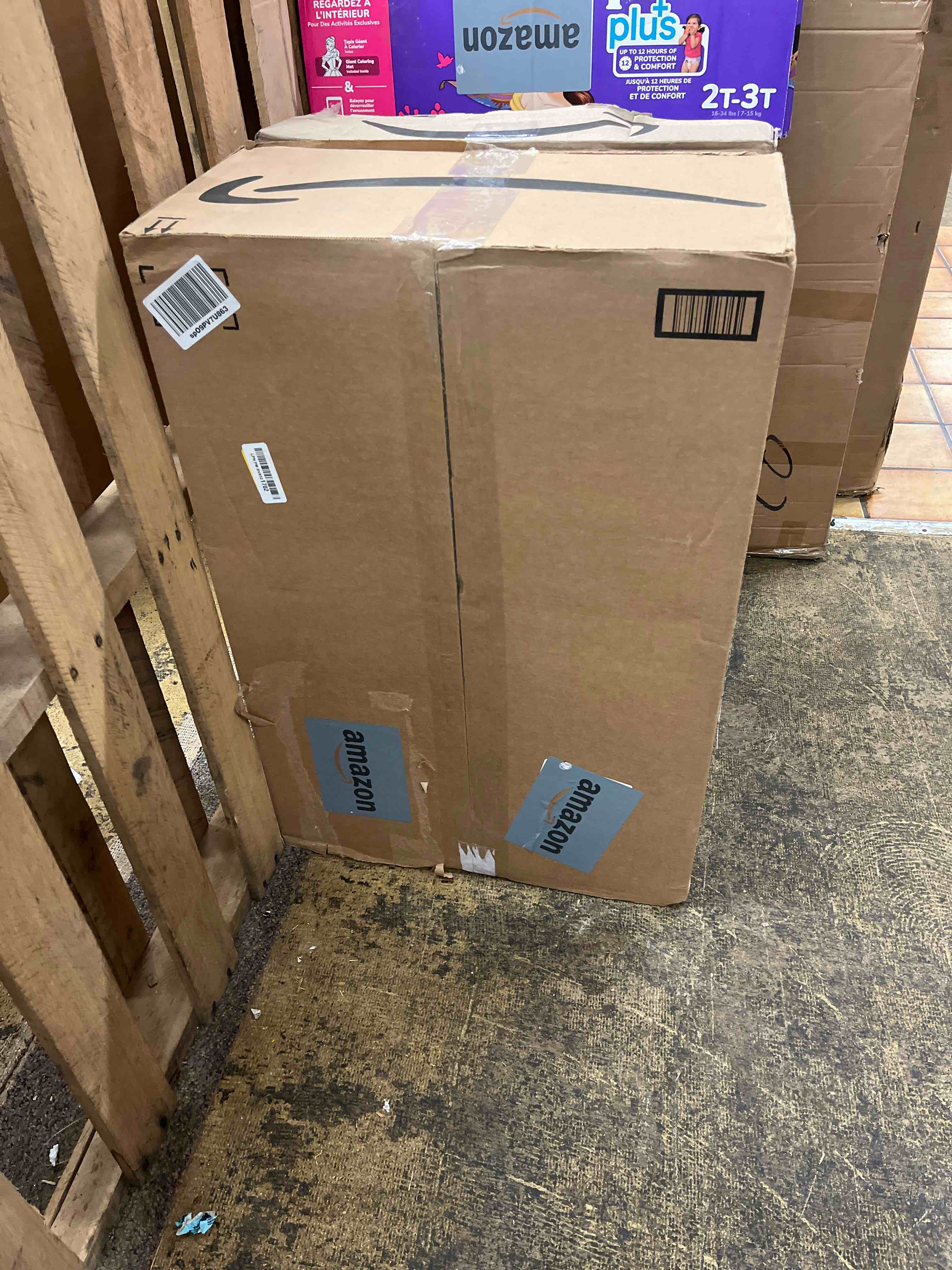 https://s3.amazonaws.com/lotting-images-prod/bidfta/BLU6097009_1713326520645.jpeg
