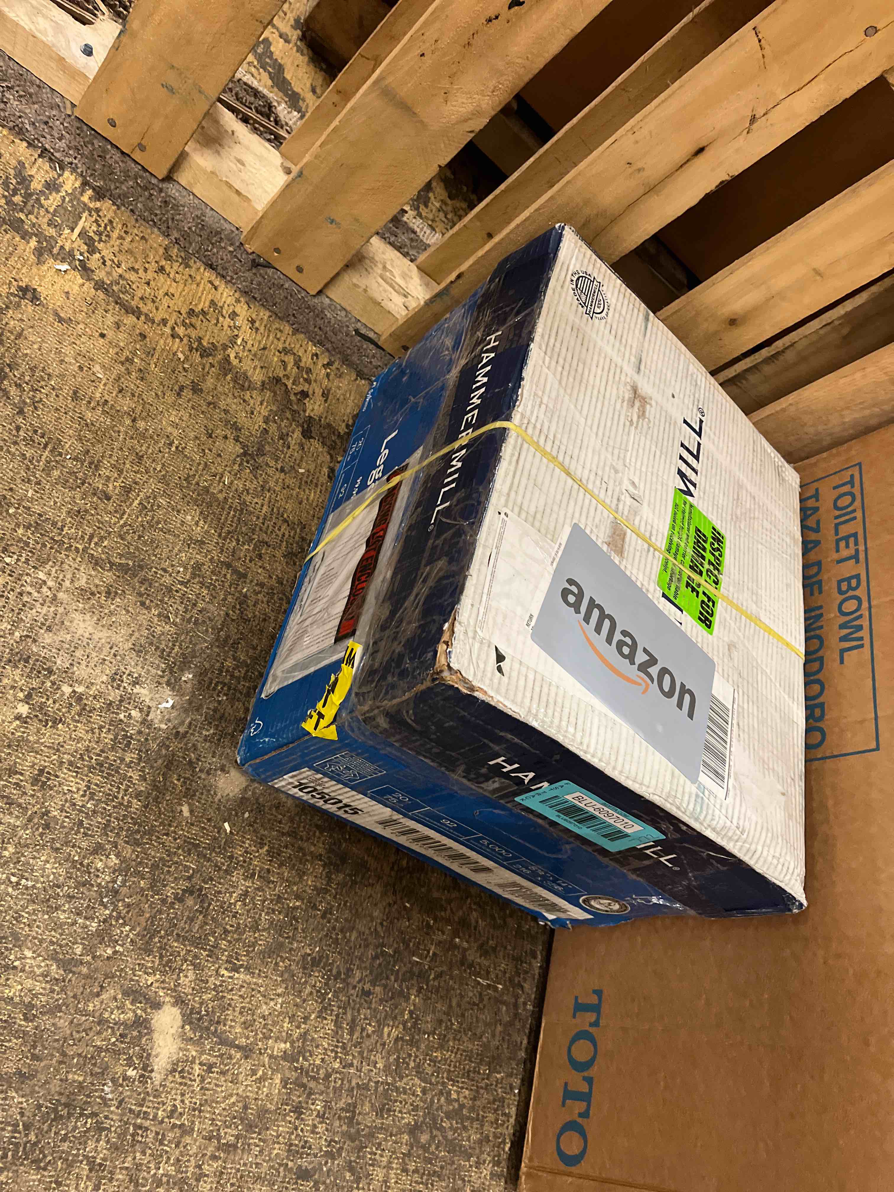 https://s3.amazonaws.com/lotting-images-prod/bidfta/BLU6097010_1713327945148.jpeg