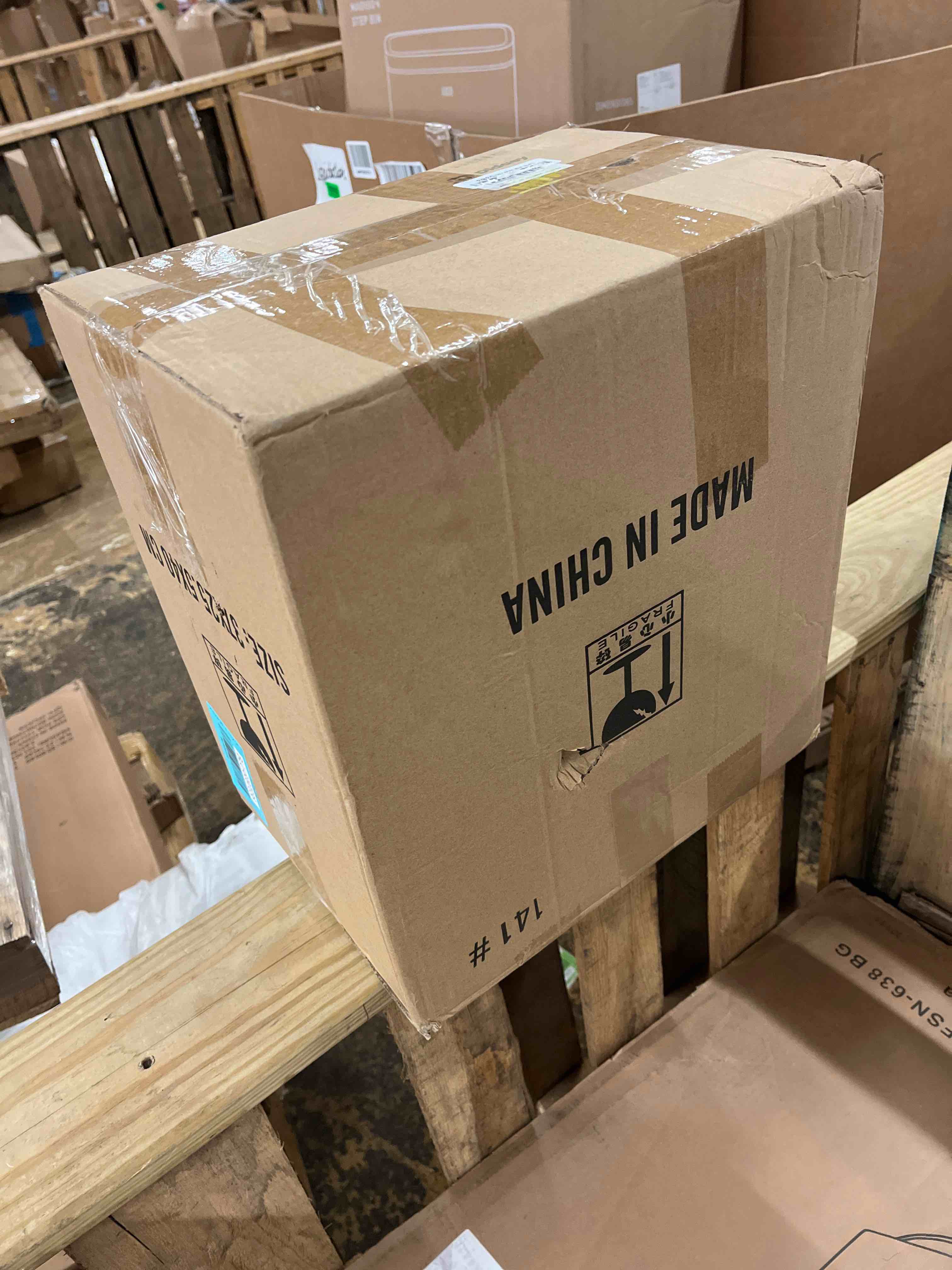 https://s3.amazonaws.com/lotting-images-prod/bidfta/BLU6097038_1713321326624.jpeg