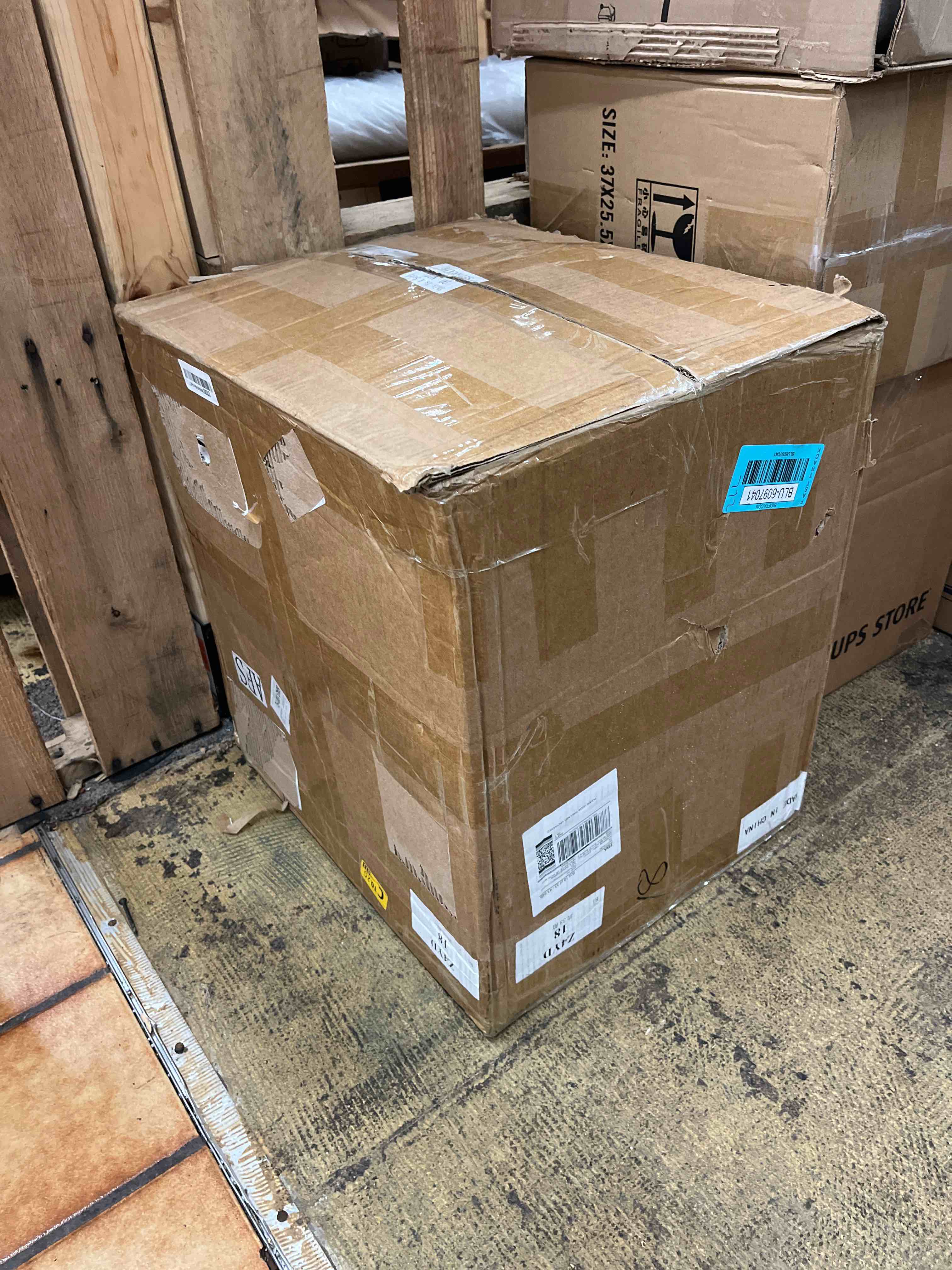 https://s3.amazonaws.com/lotting-images-prod/bidfta/BLU6097041_1713321841571.jpeg