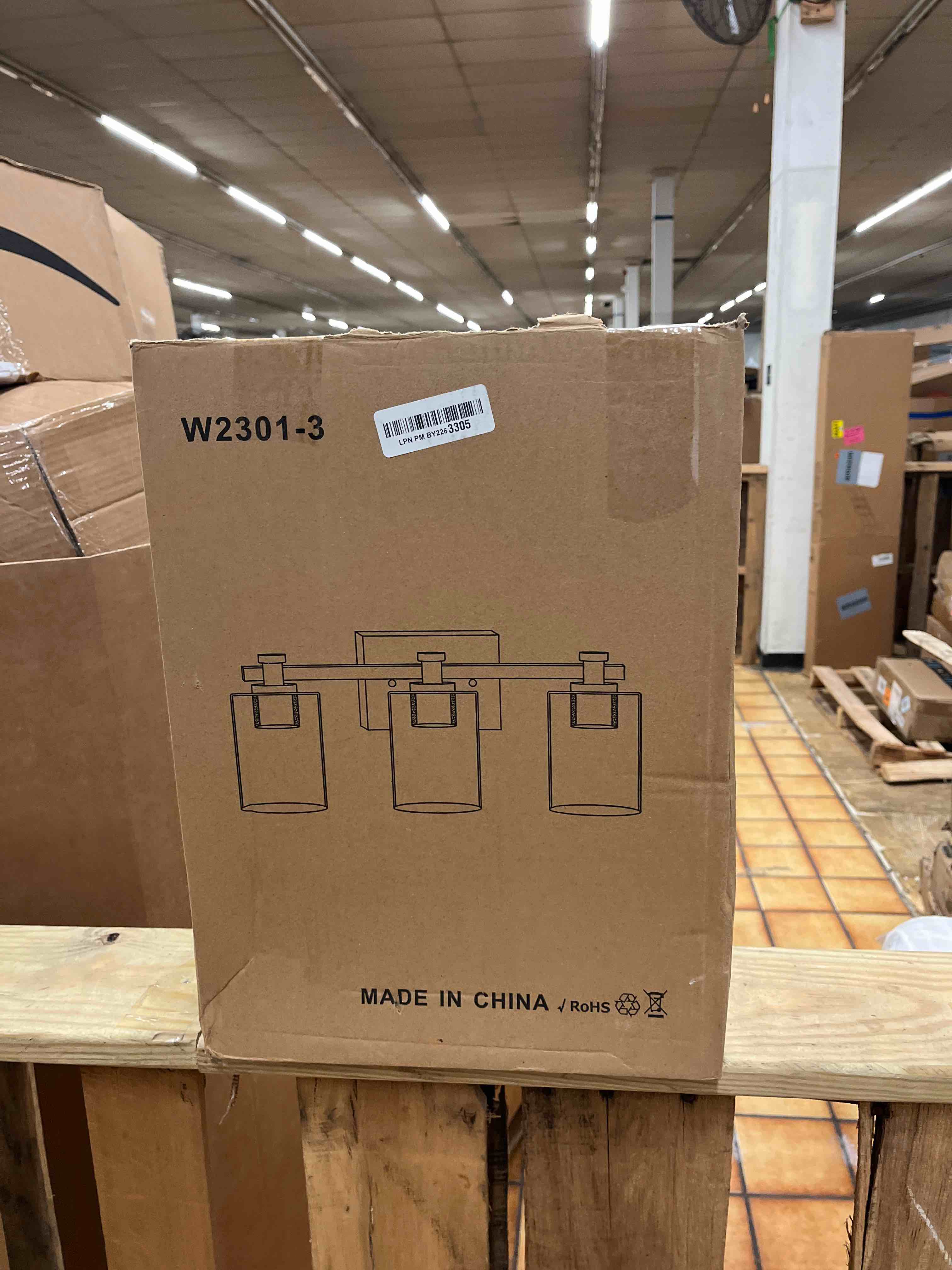 https://s3.amazonaws.com/lotting-images-prod/bidfta/BLU6097048_1713322320126.jpeg