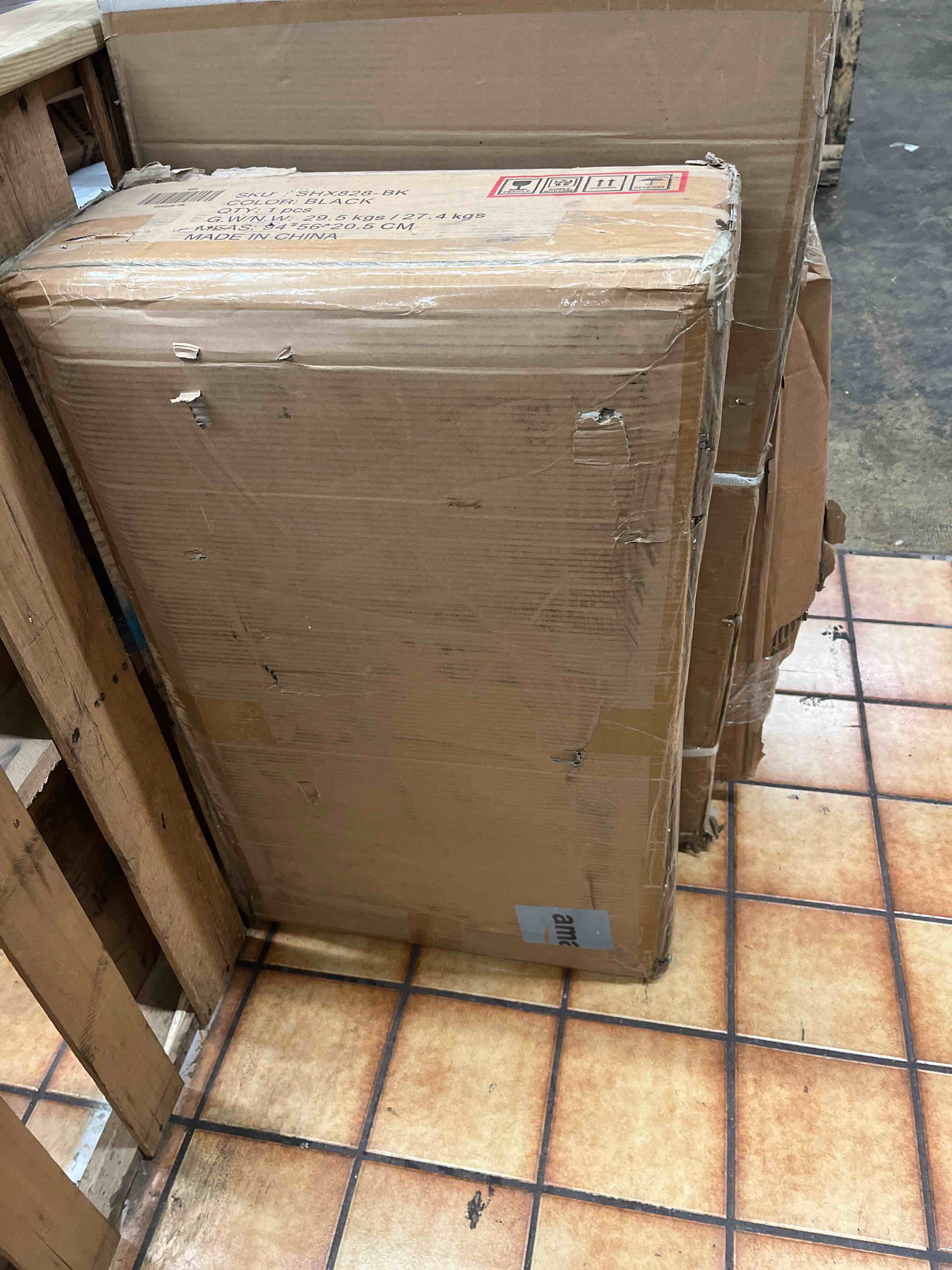 https://s3.amazonaws.com/lotting-images-prod/bidfta/BLU6097054_1713323953038.jpeg