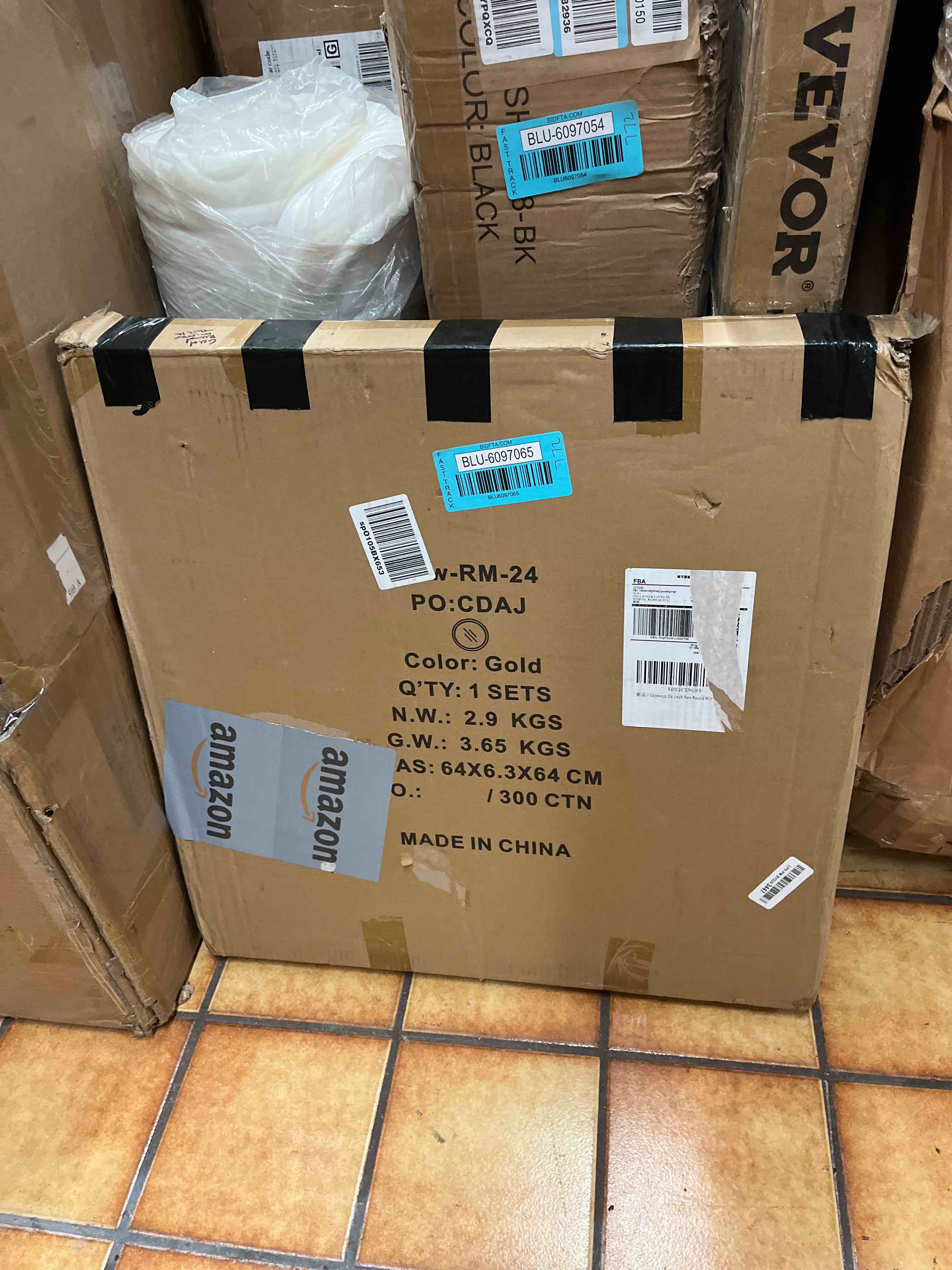 https://s3.amazonaws.com/lotting-images-prod/bidfta/BLU6097065_1713325680854.jpeg