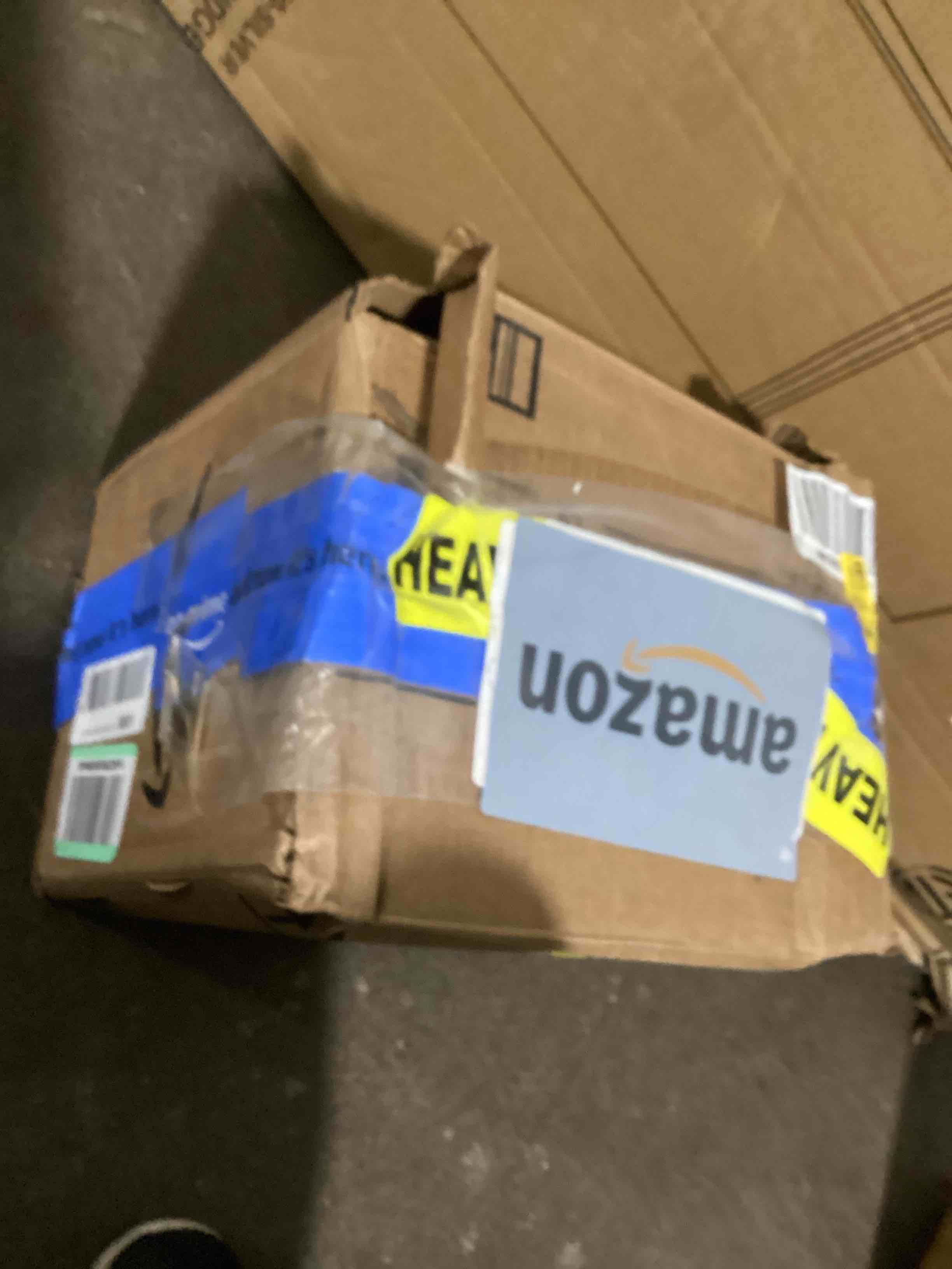 https://s3.amazonaws.com/lotting-images-prod/bidfta/BLU6104060_1717788219790.jpeg