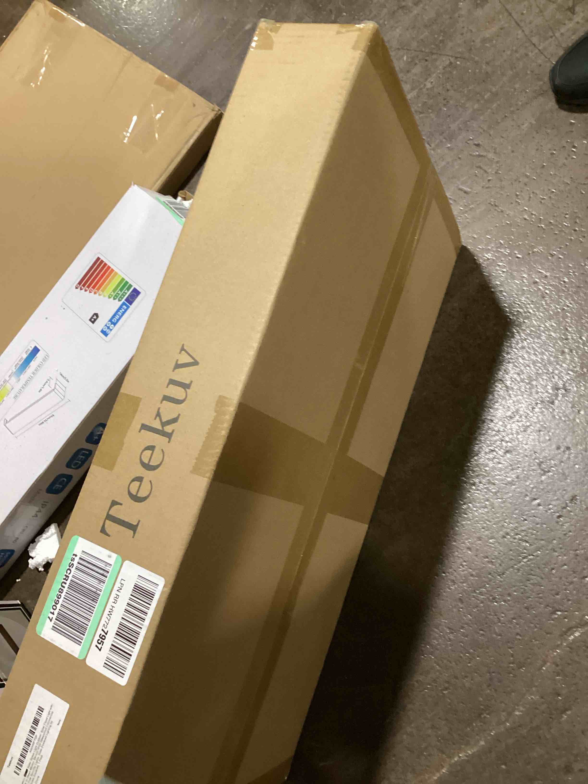 https://s3.amazonaws.com/lotting-images-prod/bidfta/BLU6104190_1718200176437.jpeg