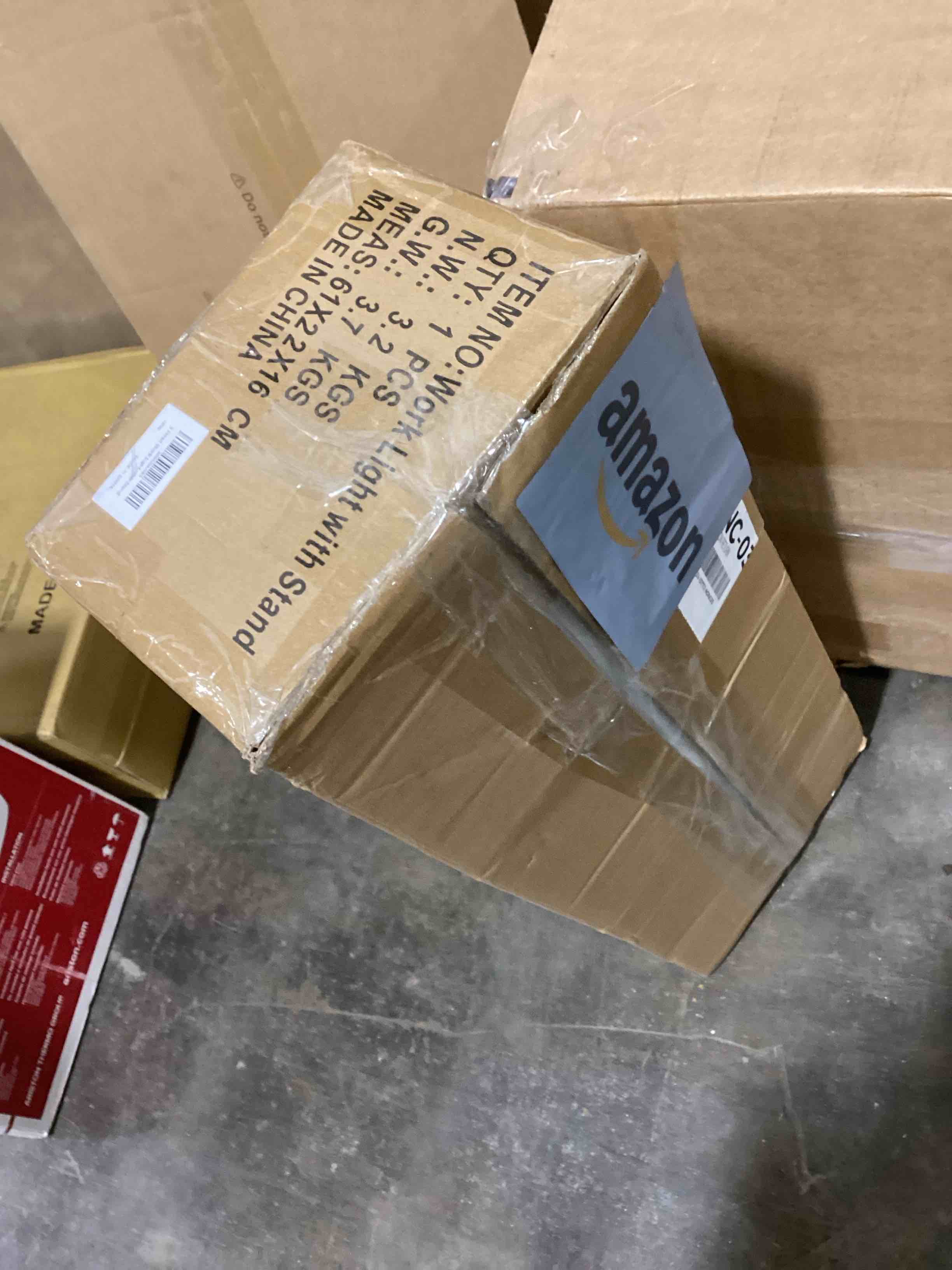 https://s3.amazonaws.com/lotting-images-prod/bidfta/BLU6104298_1718197811921.jpeg