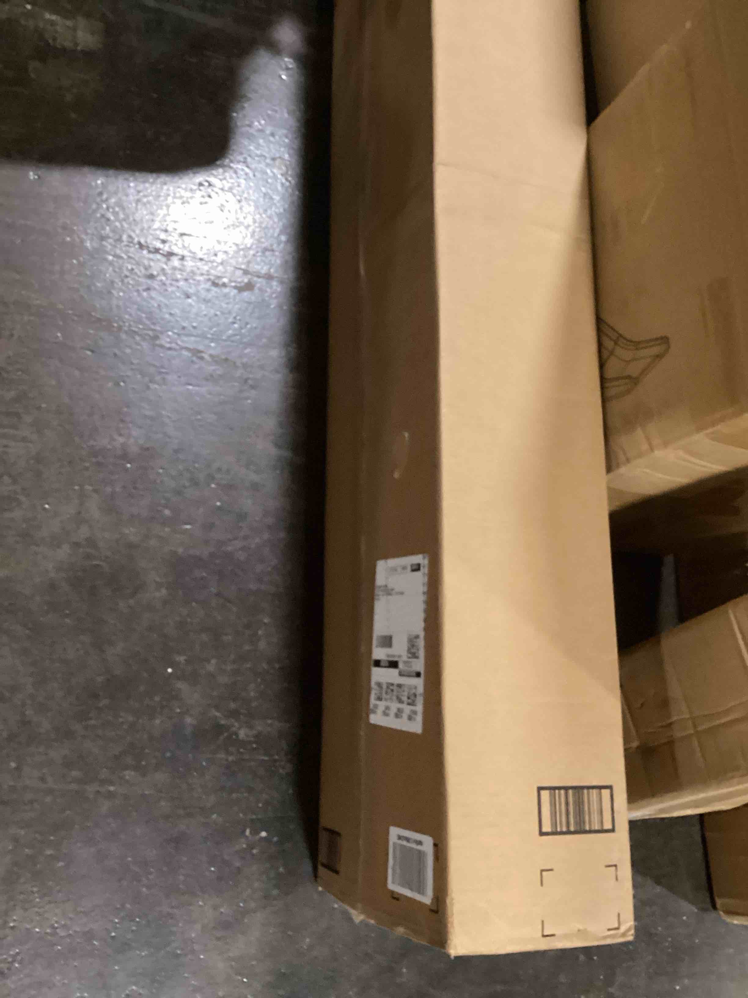 https://s3.amazonaws.com/lotting-images-prod/bidfta/BLU6104680_1718898578290.jpeg
