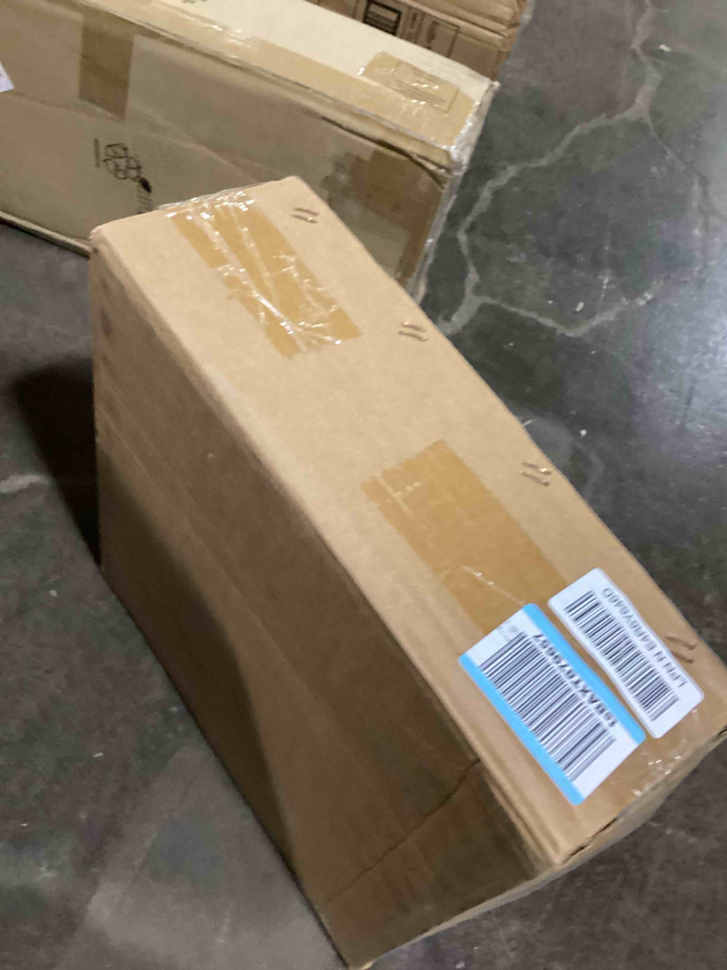 https://s3.amazonaws.com/lotting-images-prod/bidfta/BLU6105150_1720538691814.jpeg