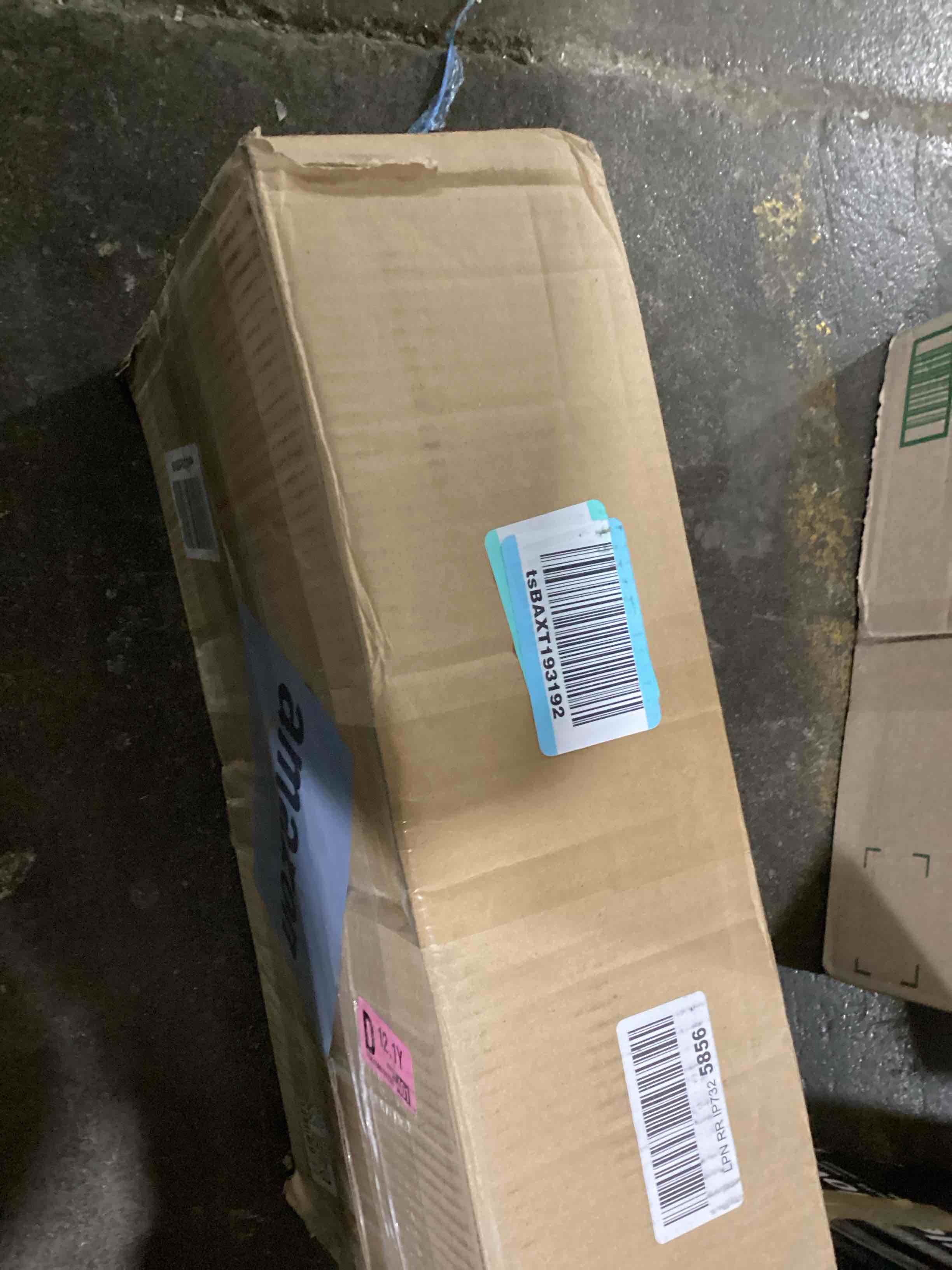 https://s3.amazonaws.com/lotting-images-prod/bidfta/BLU6105184_1720556033808.jpeg