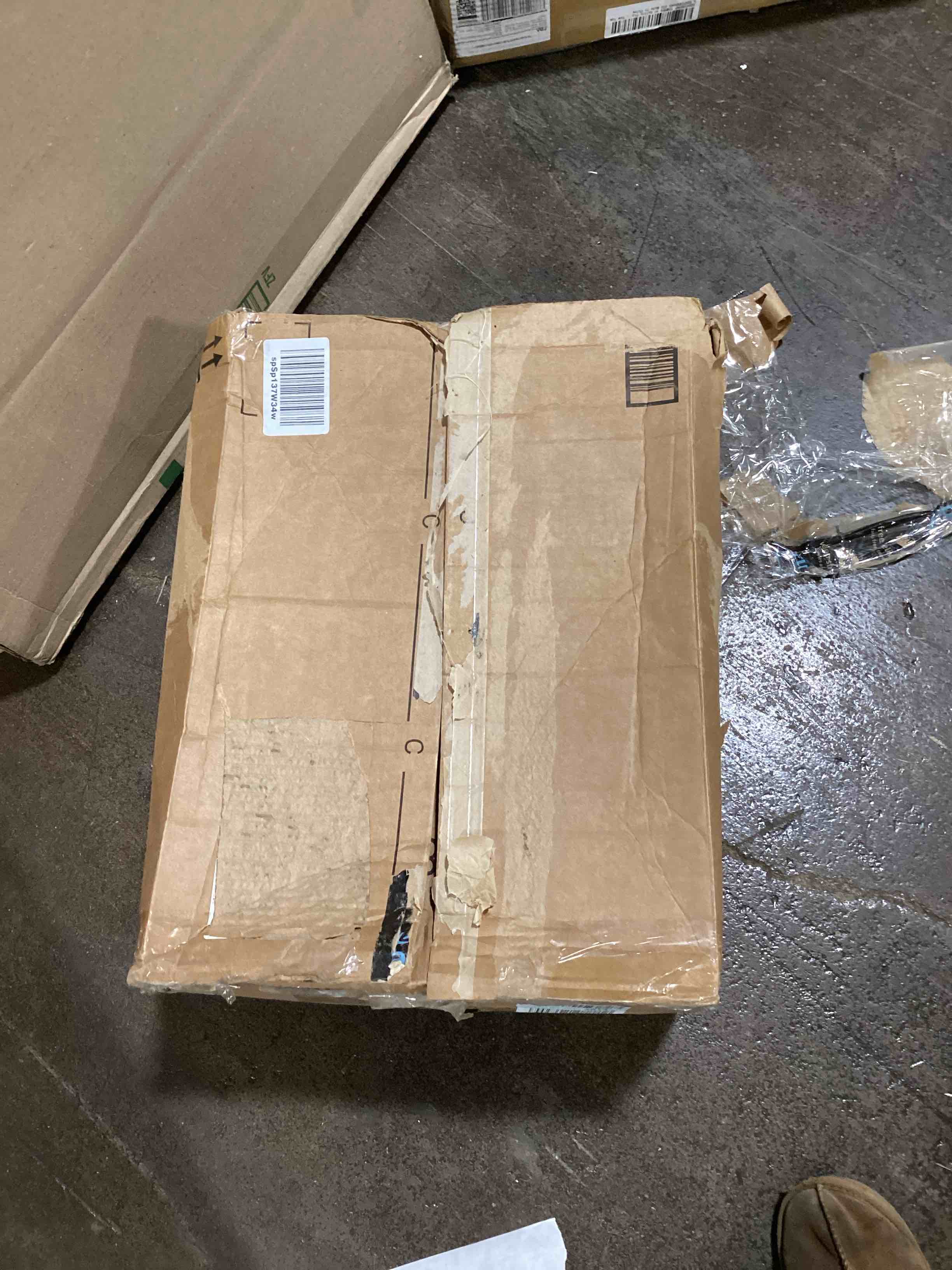 https://s3.amazonaws.com/lotting-images-prod/bidfta/BLU6105690_1715352654926.jpeg