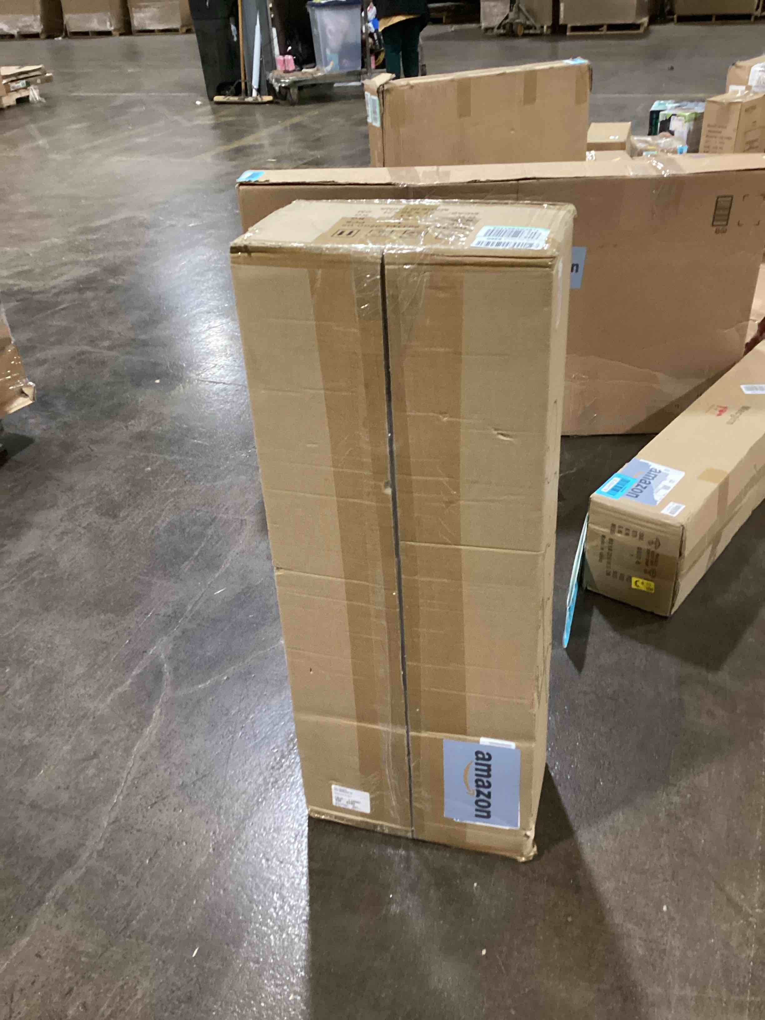 https://s3.amazonaws.com/lotting-images-prod/bidfta/BLU6105723_1715349376433.jpeg