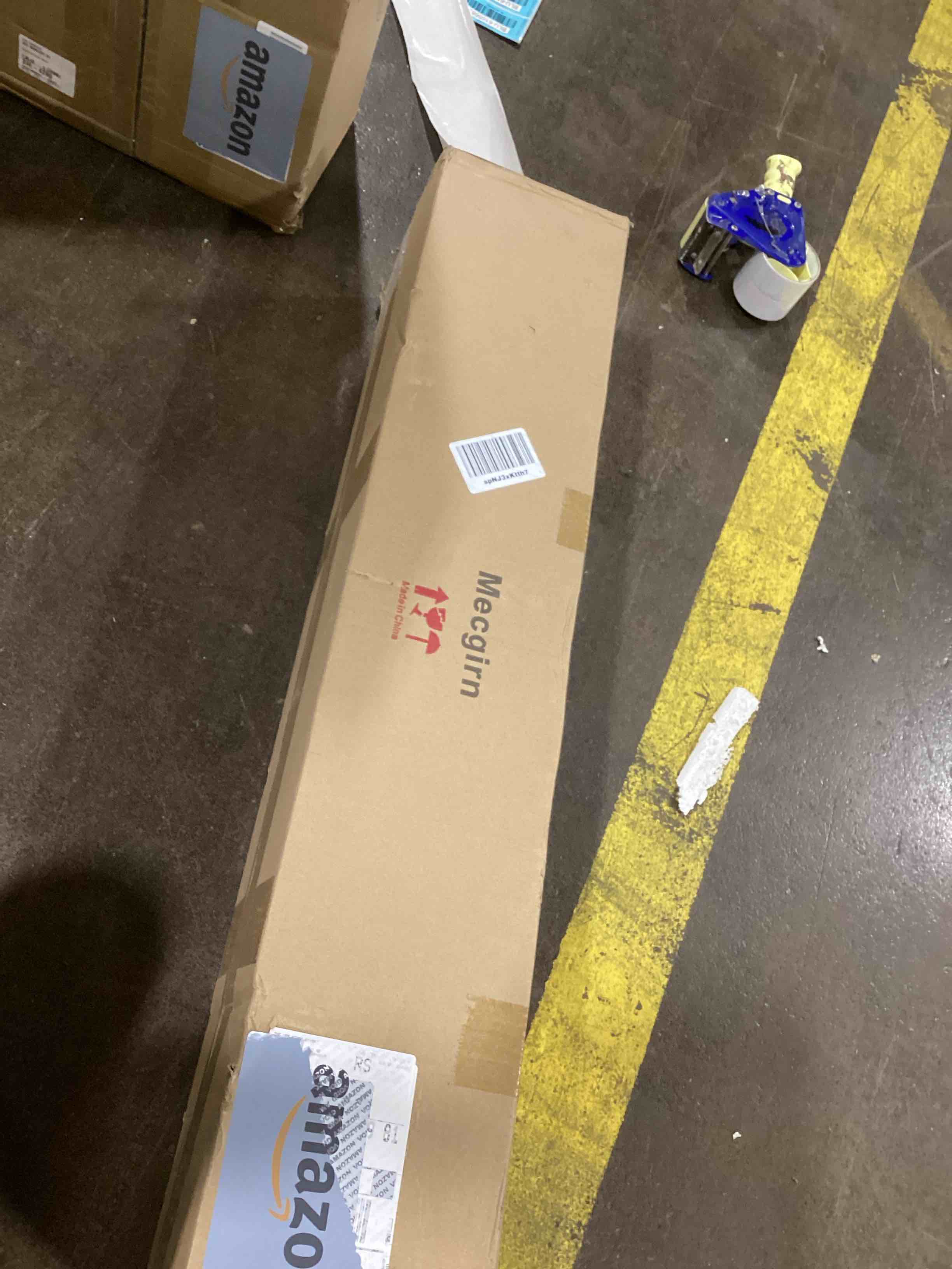 https://s3.amazonaws.com/lotting-images-prod/bidfta/BLU6105725_1715349160932.jpeg