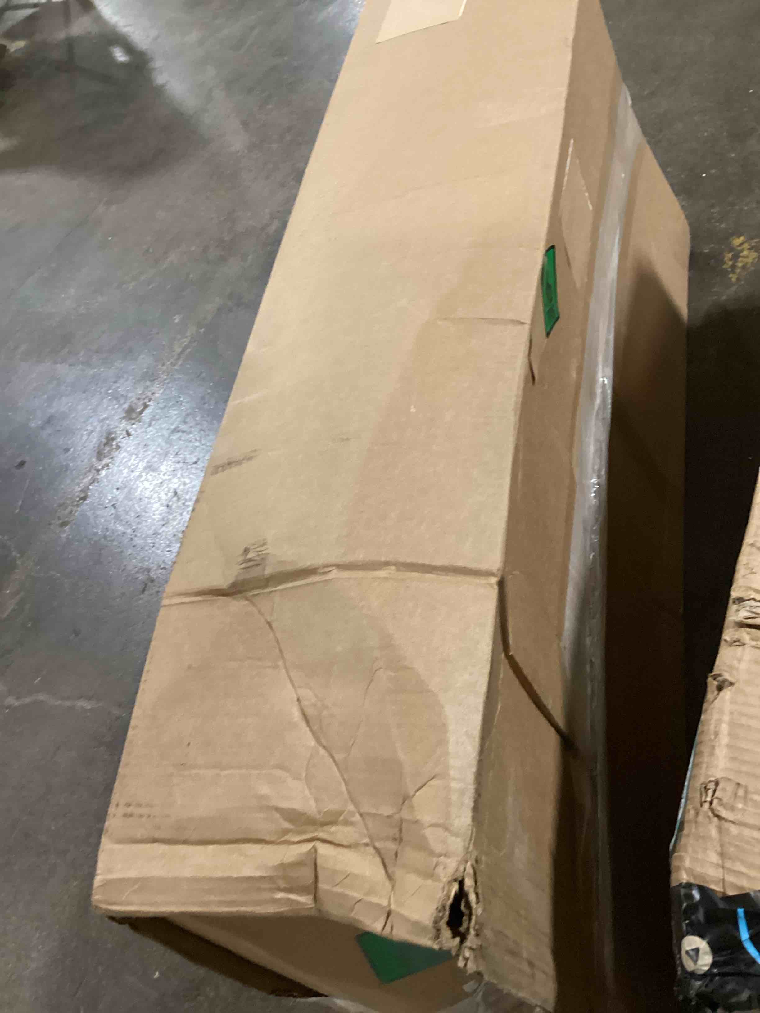 https://s3.amazonaws.com/lotting-images-prod/bidfta/BLU6106674_1715890883381.jpeg