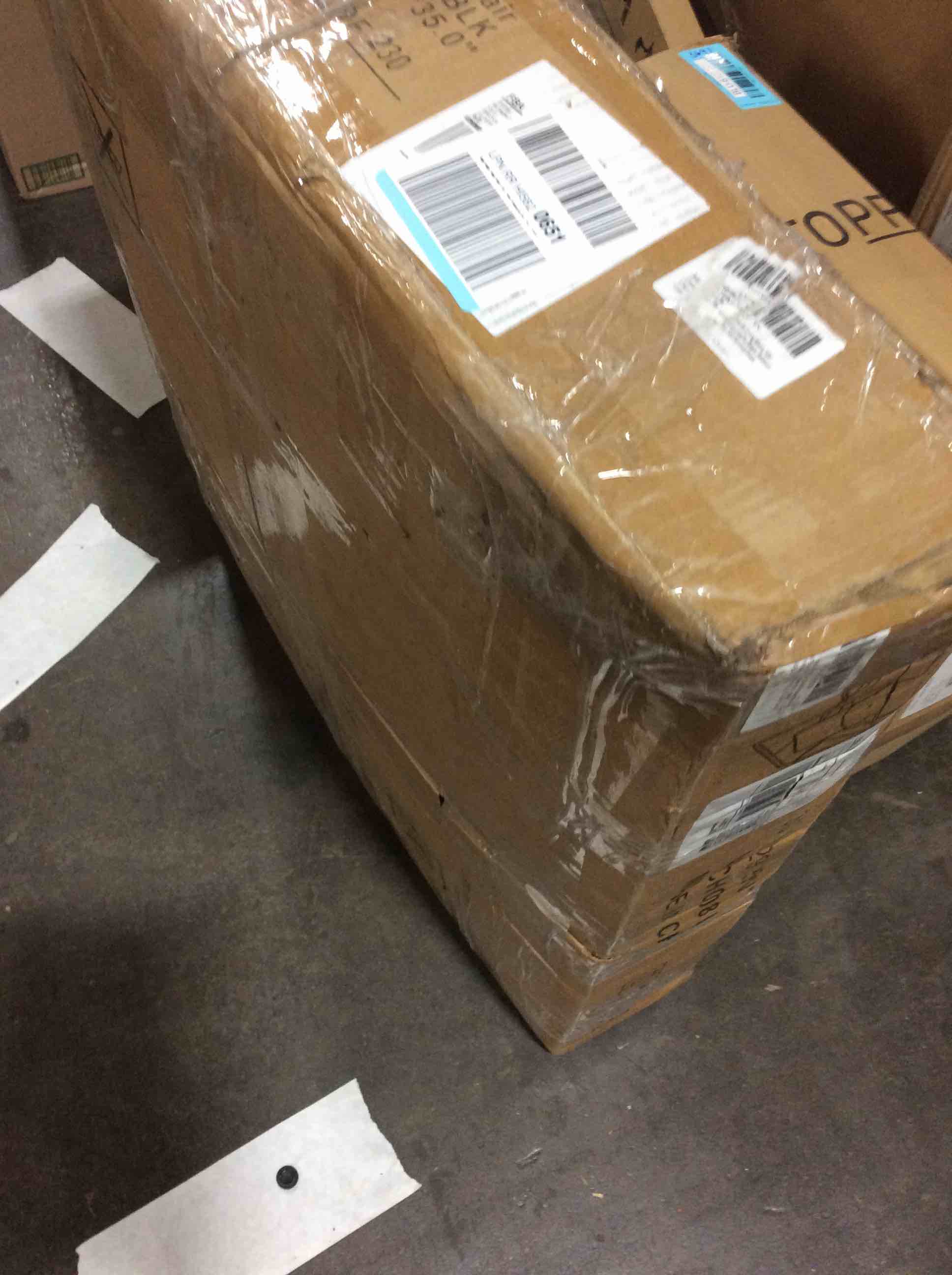 https://s3.amazonaws.com/lotting-images-prod/bidfta/BLU6107117_1715606561309.jpeg