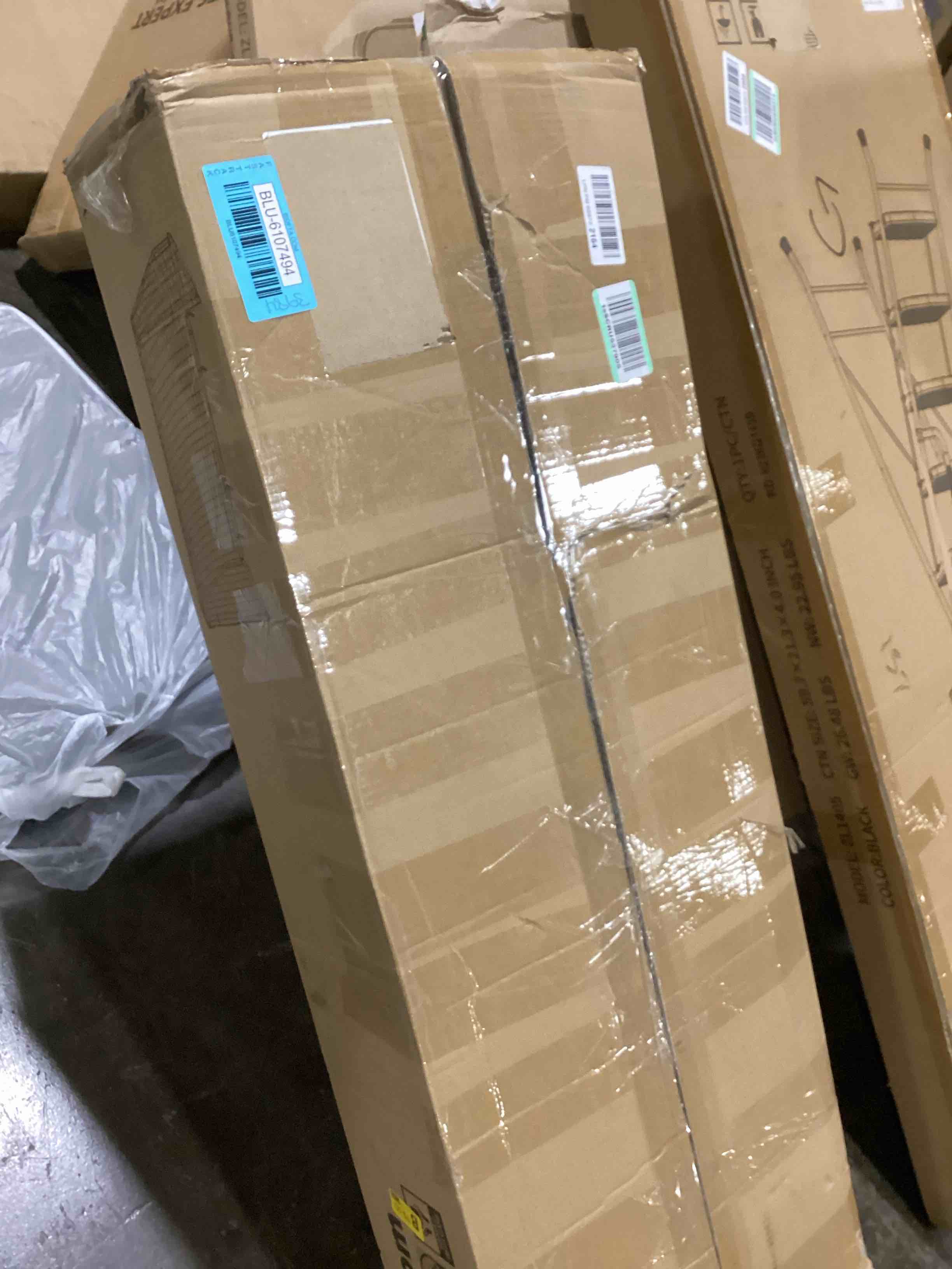 https://s3.amazonaws.com/lotting-images-prod/bidfta/BLU6107494_1716487404257.jpeg