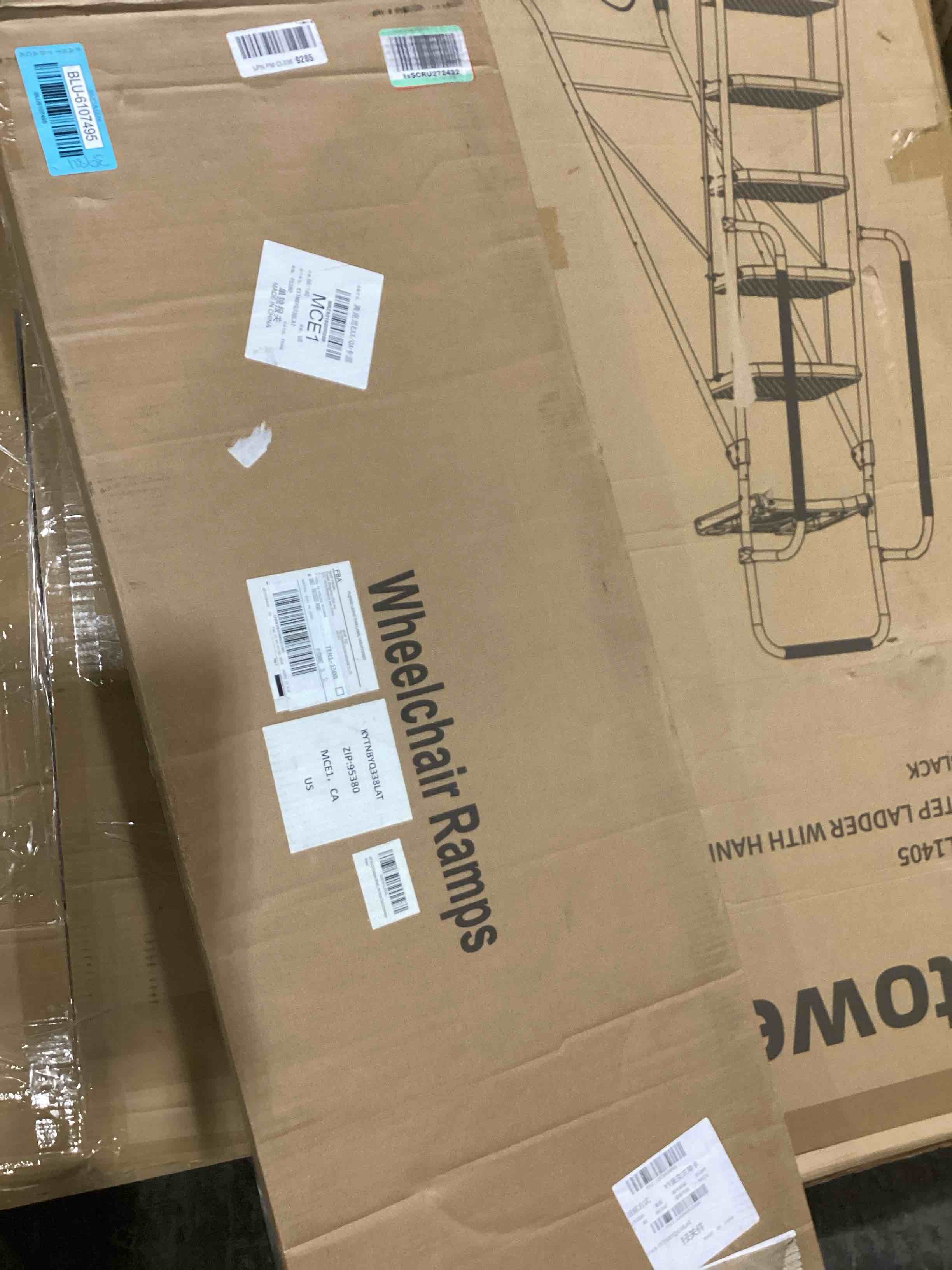 https://s3.amazonaws.com/lotting-images-prod/bidfta/BLU6107495_1716487280927.jpeg